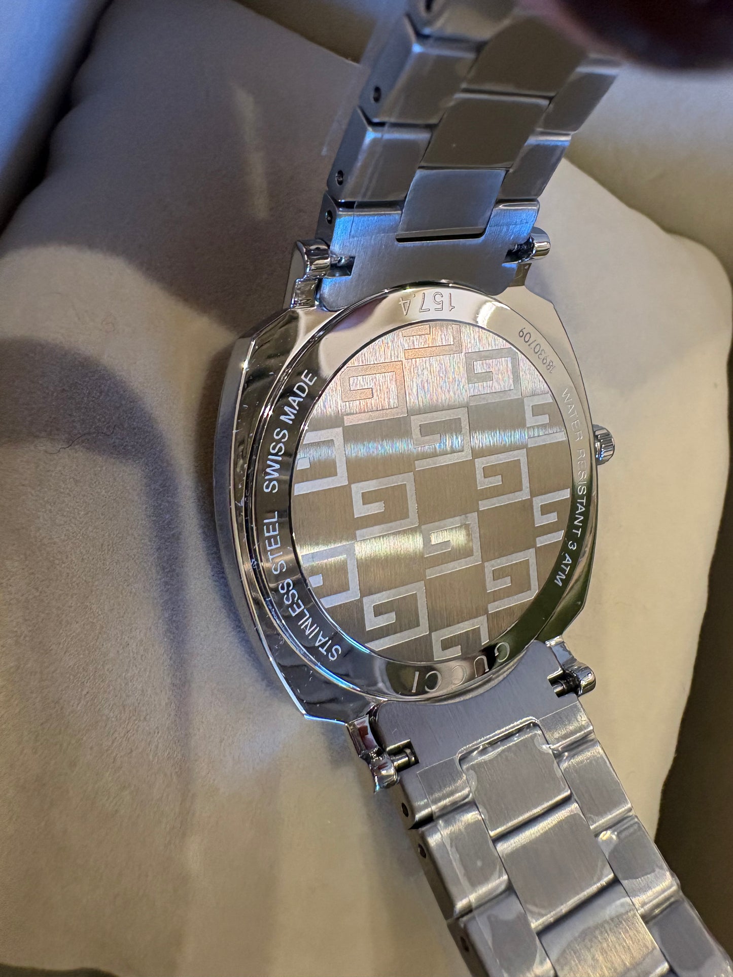 Gucci  Grip orologio Gucci Grip  in acciaio inossidabile con motivo GG inciso .nuovo