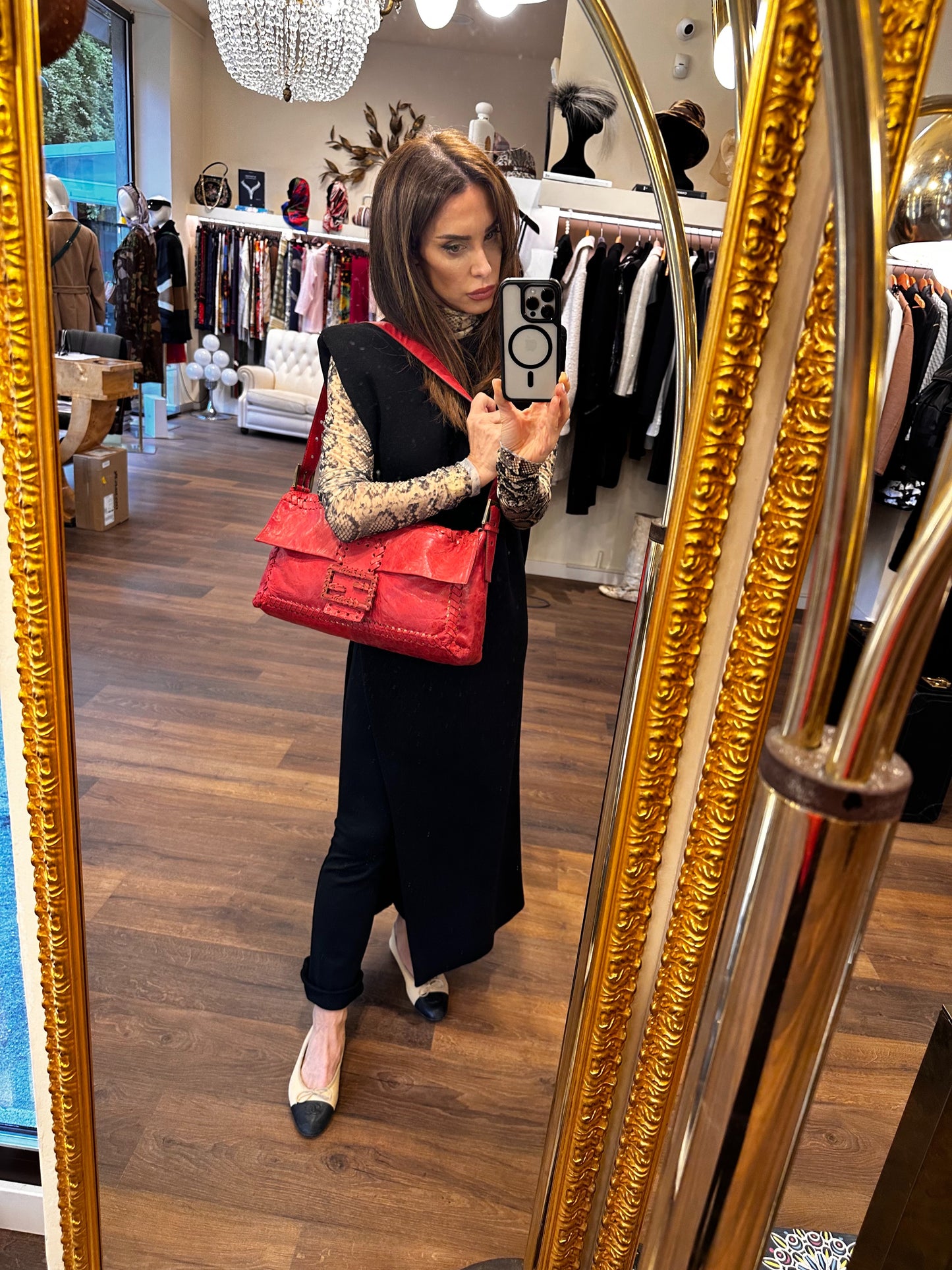 Fendi maxi baguette in pelle rossa , doppia tracolla