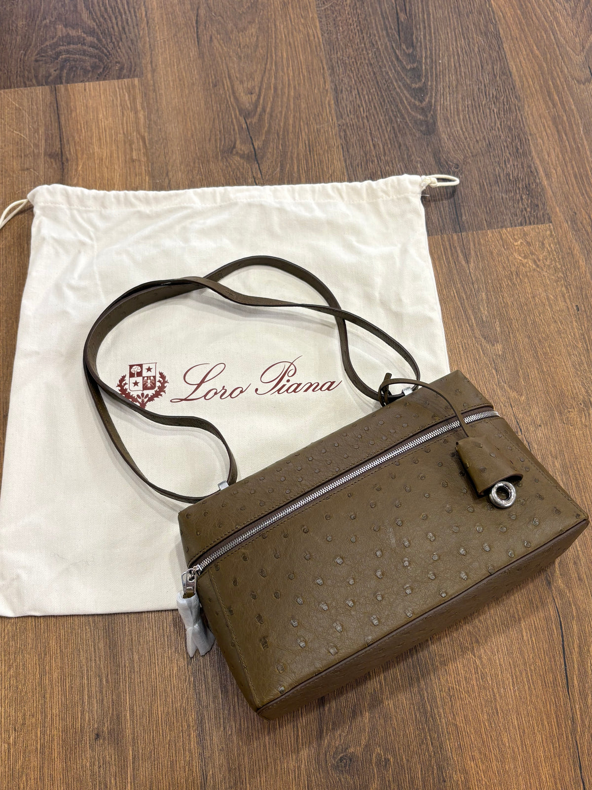 Loro Piana Extra Bag L27 in Pelle di Struzzo. Nuova