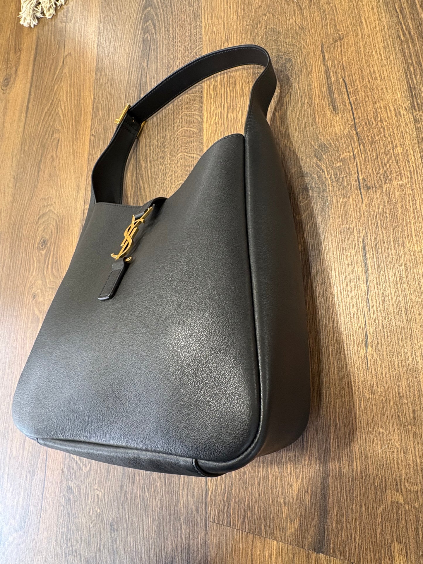 Ysl Le 5à7 pelle nera nuova