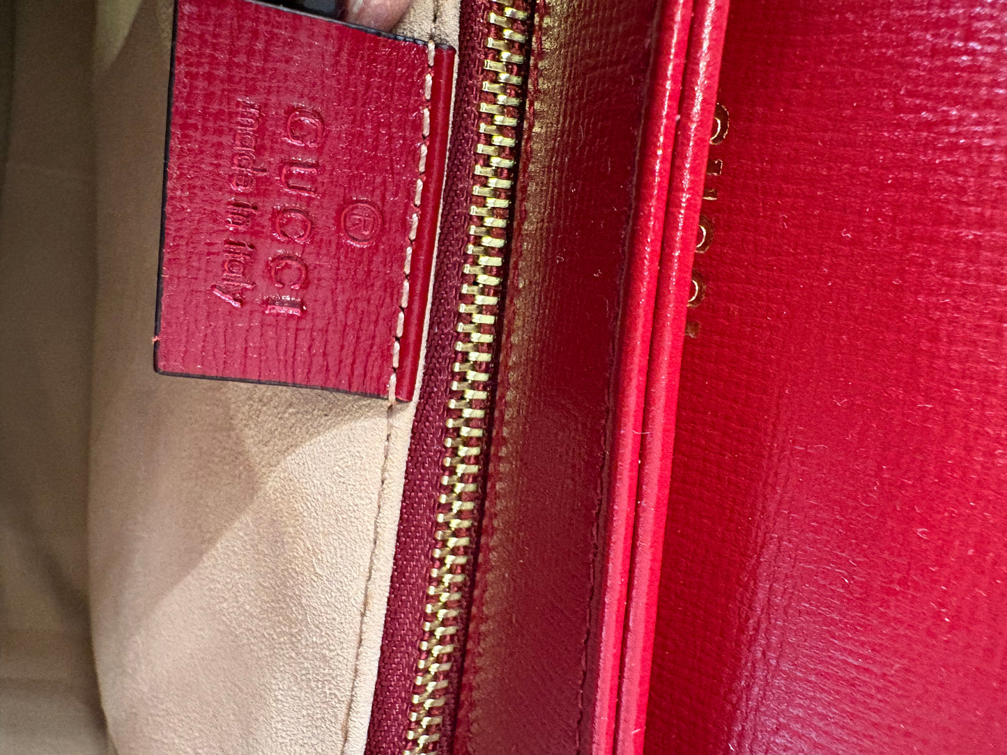Gucci borsa Horsebit profili in pelle rossa . Nuova