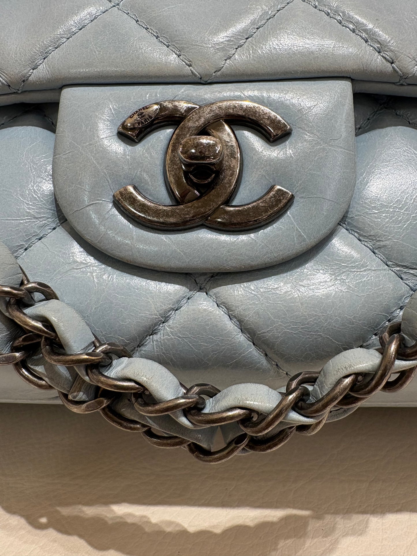 Chanel borsa Timeless Jumbo in pelle  celeste