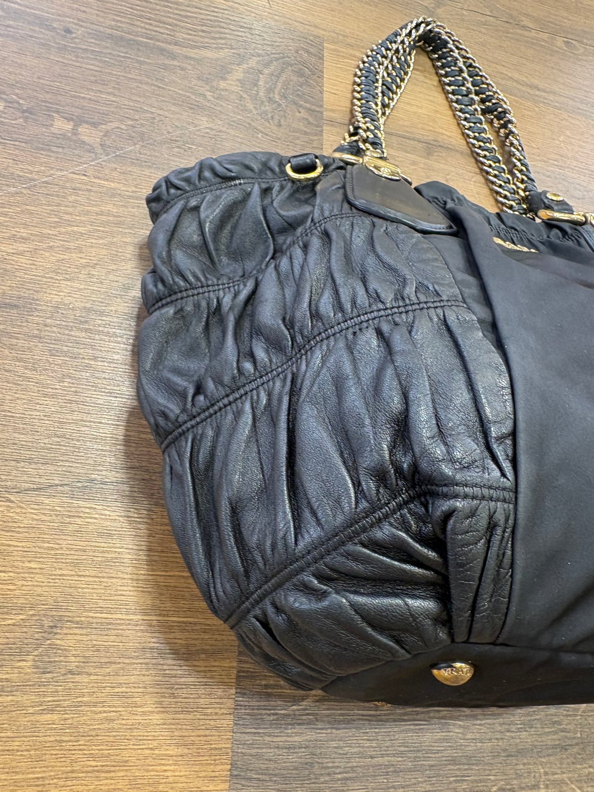 Prada shopping bag in pelle goffrata e tela nylon . Vintage