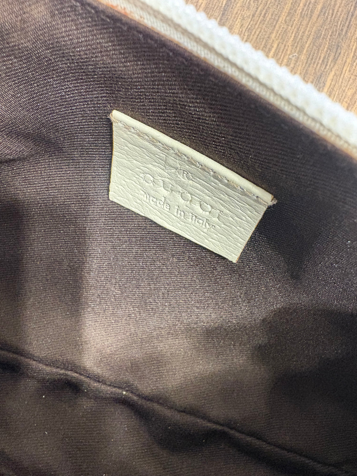 Gucci Mini Borsa a Spalla Boat Pochette Vintage in Tela GG Canvas Rosa e Pelle Bianca