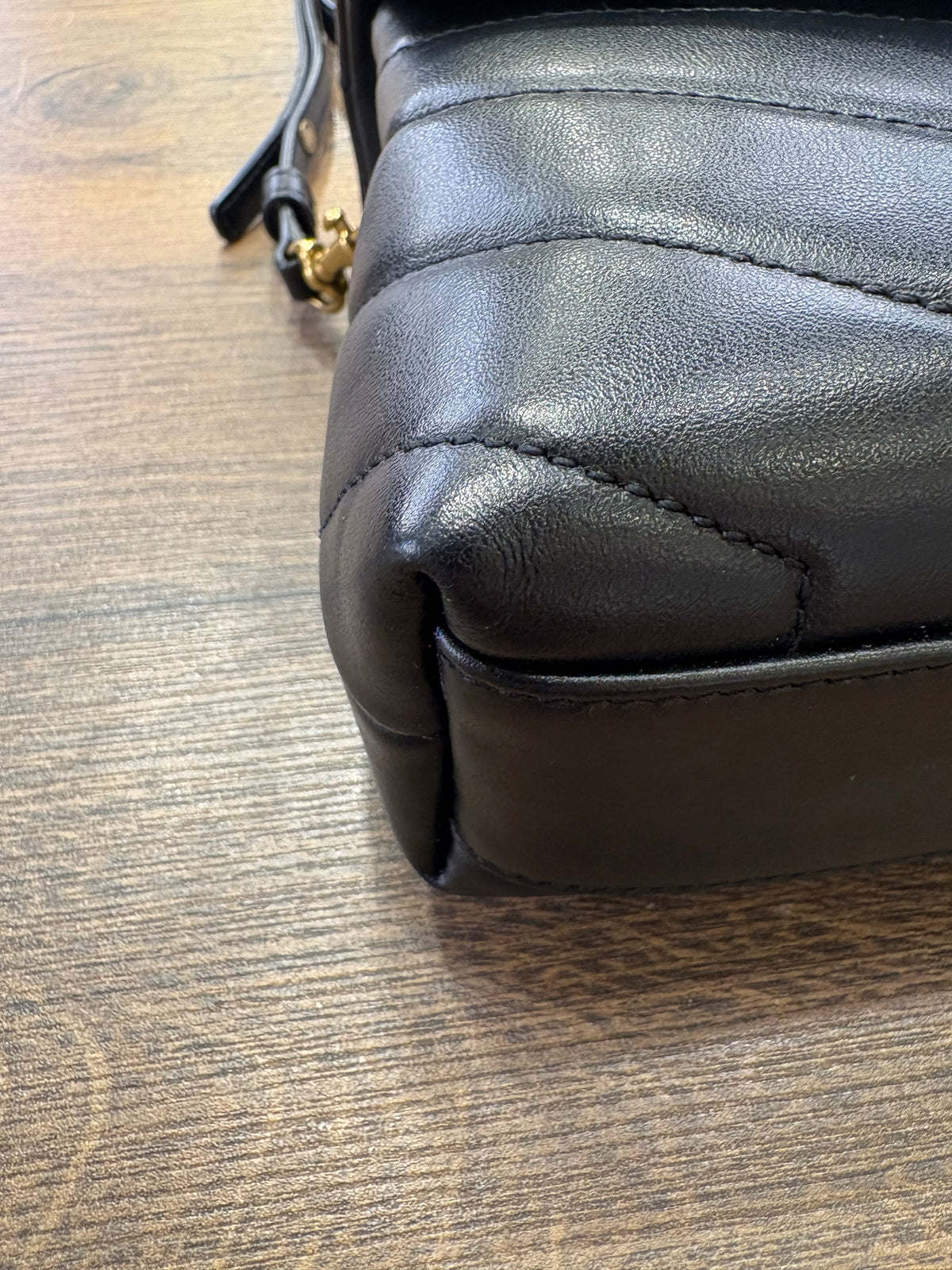 Saint Laurent Loulou Toy/Mini d'Archivio in Pelle Matelassé Nera con Hardware Dorato
