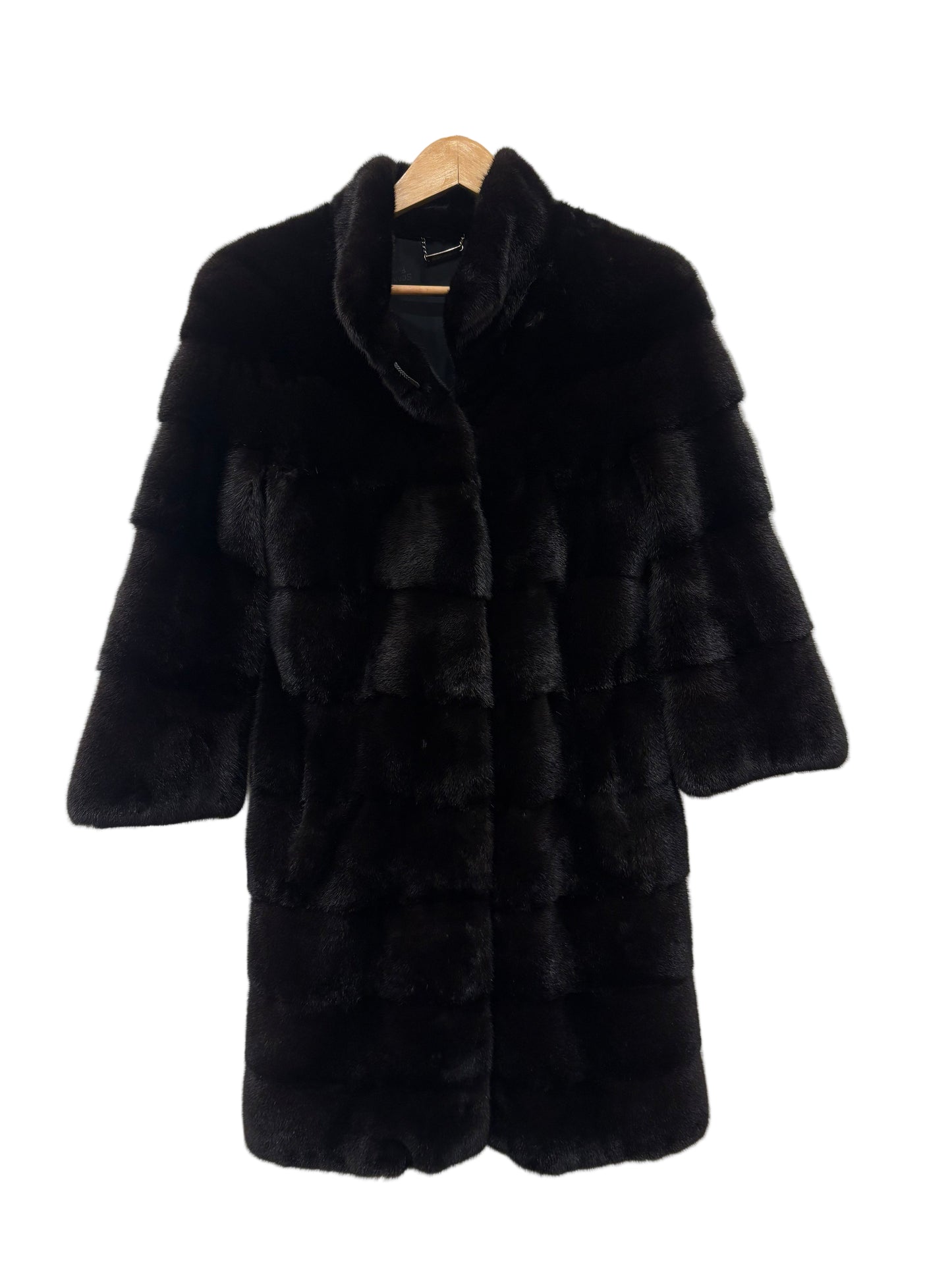 Visone nero avvitato taglio orizzontale