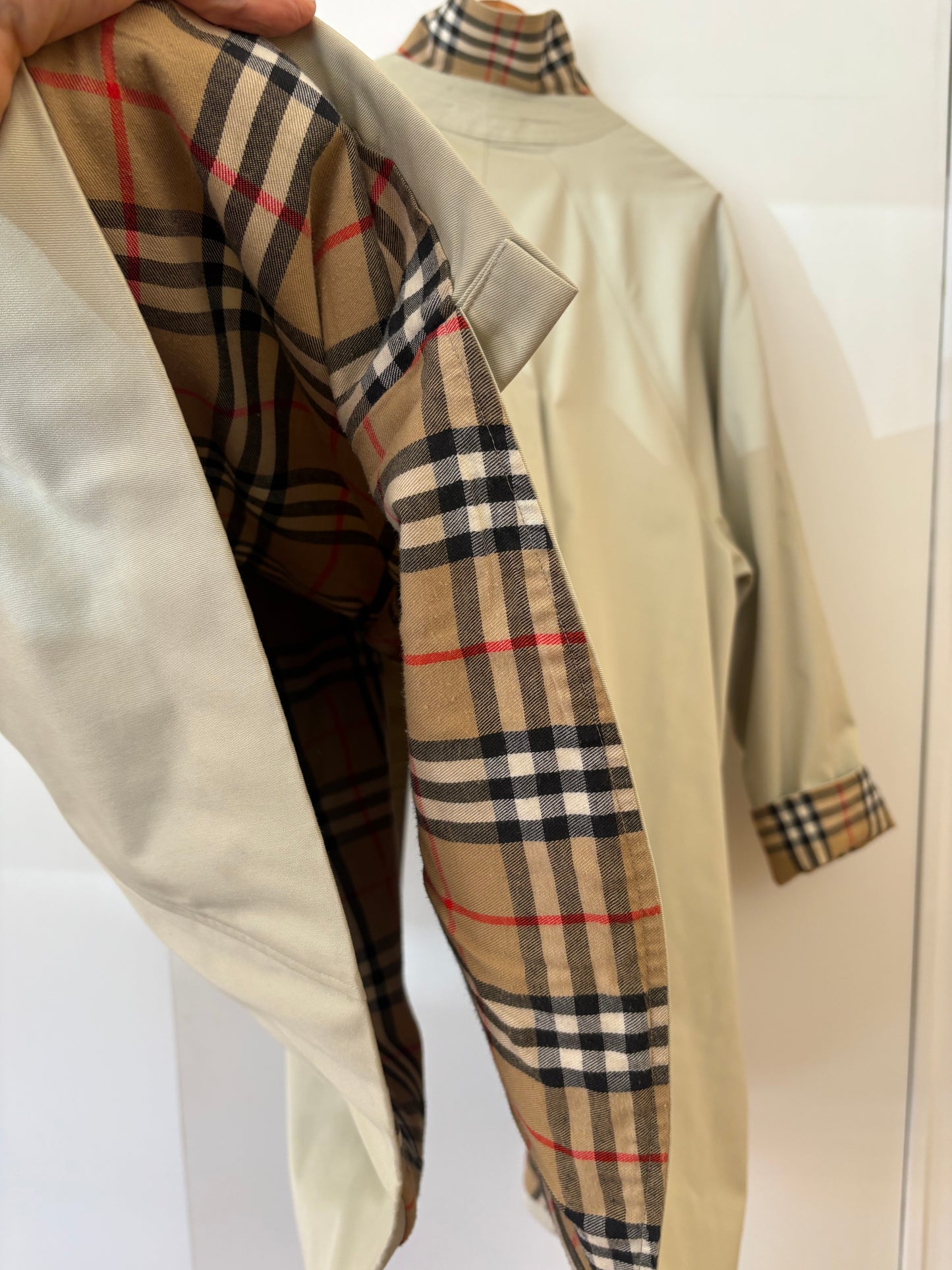 Burberrys’ trench sfoderato beige