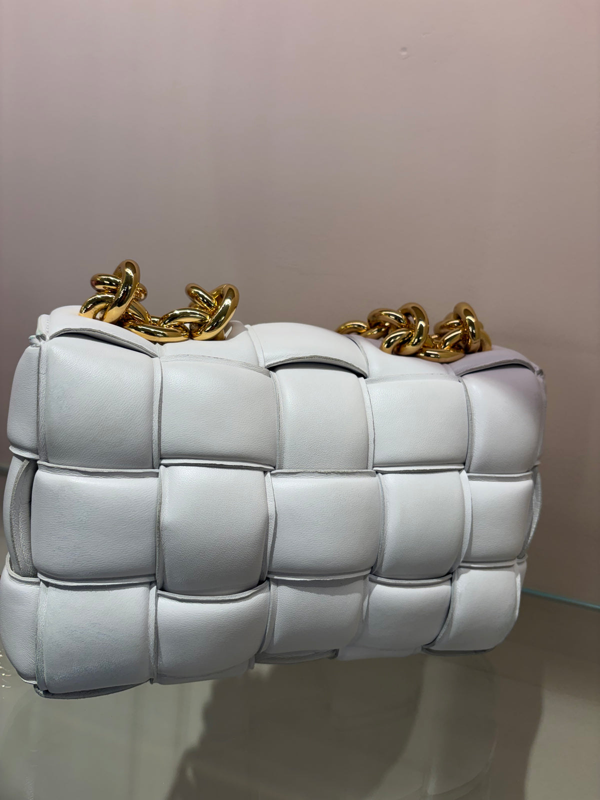 Bottega Veneta Chain Cassette in pelle Maxi Intrecciato imbottita