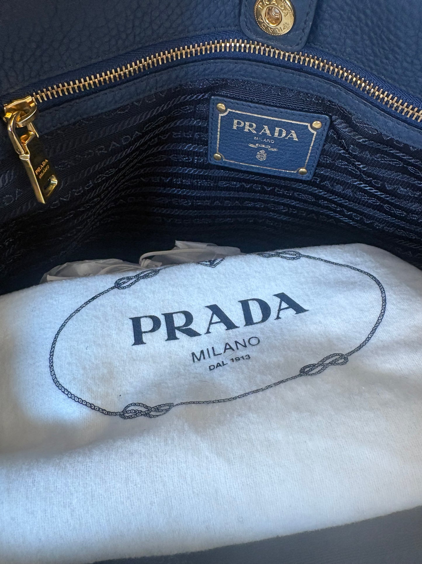Prada tote bag pelle di daino martellata  blu cobalto