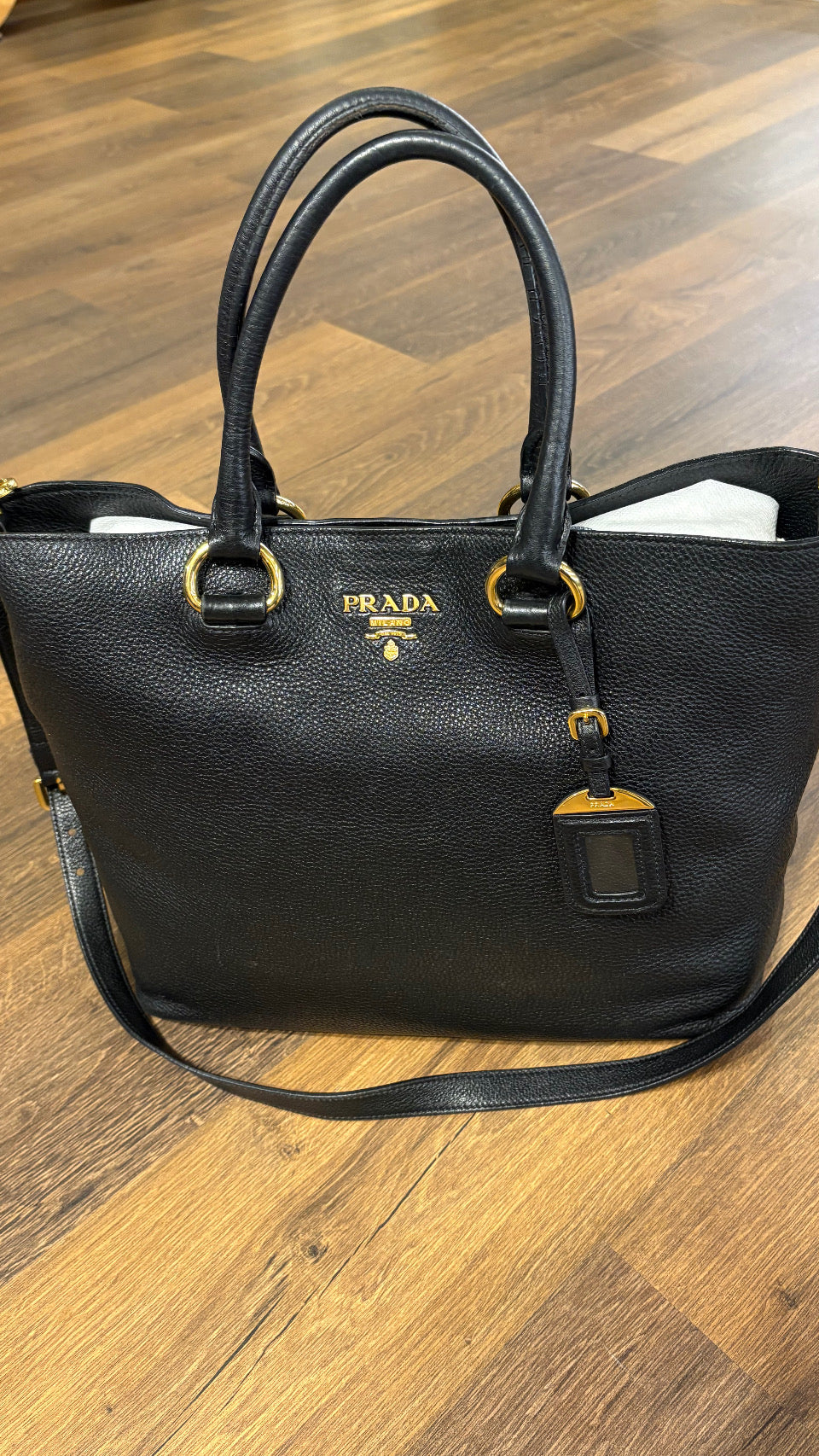 Prada borsa tote in pelle nera martellata
