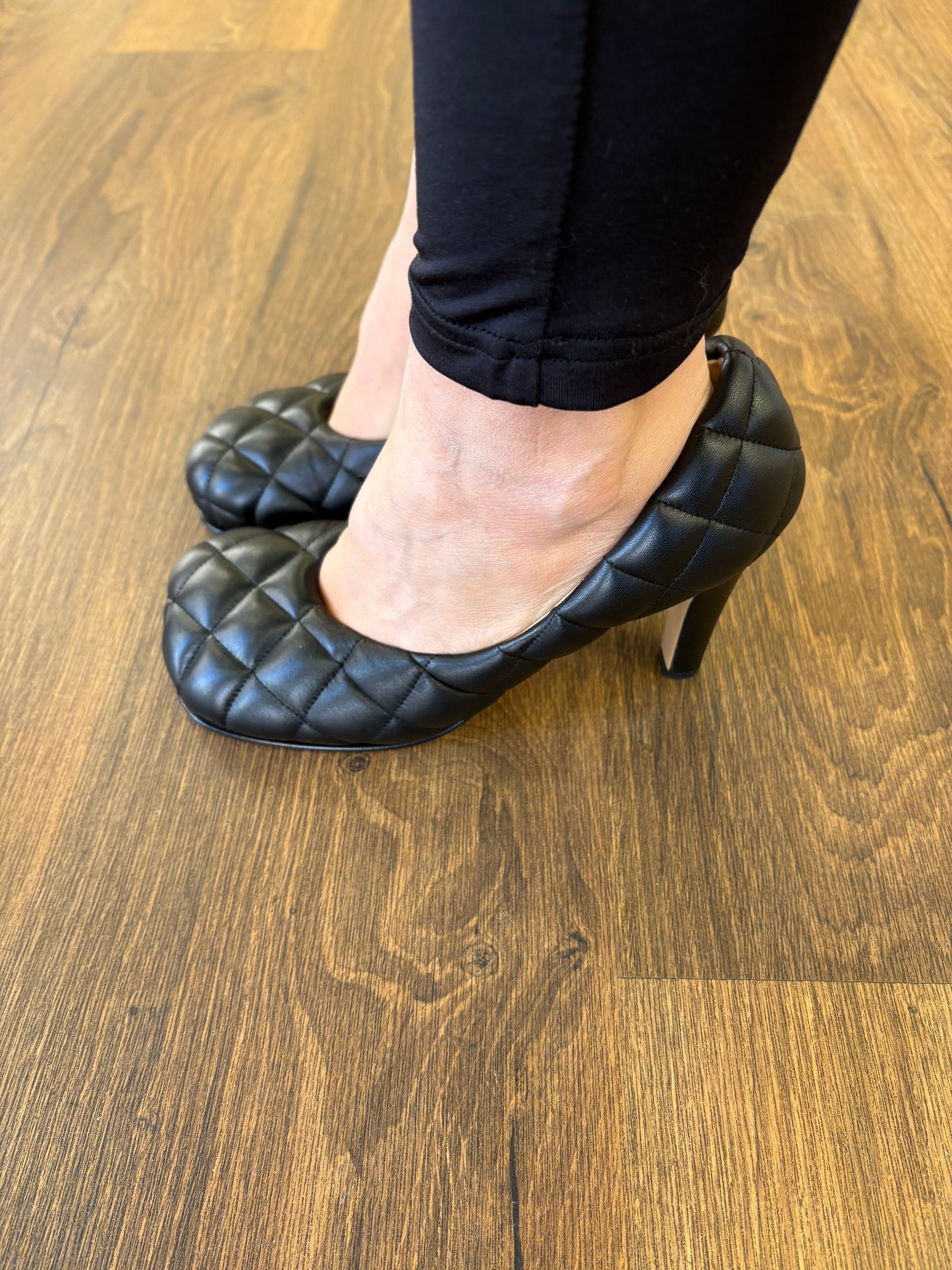 Bottega Veneta Puffy Bloc trapuntata in pelle nera 37. Nuovo