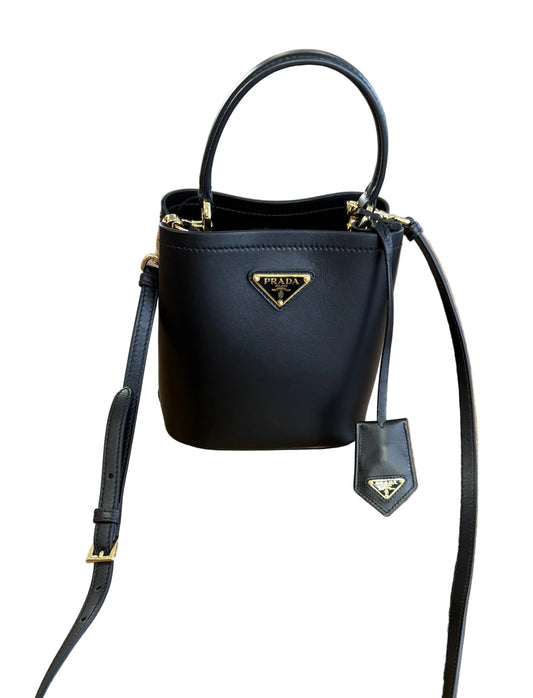 Prada borsa piccola Panier in pelle nera nuova