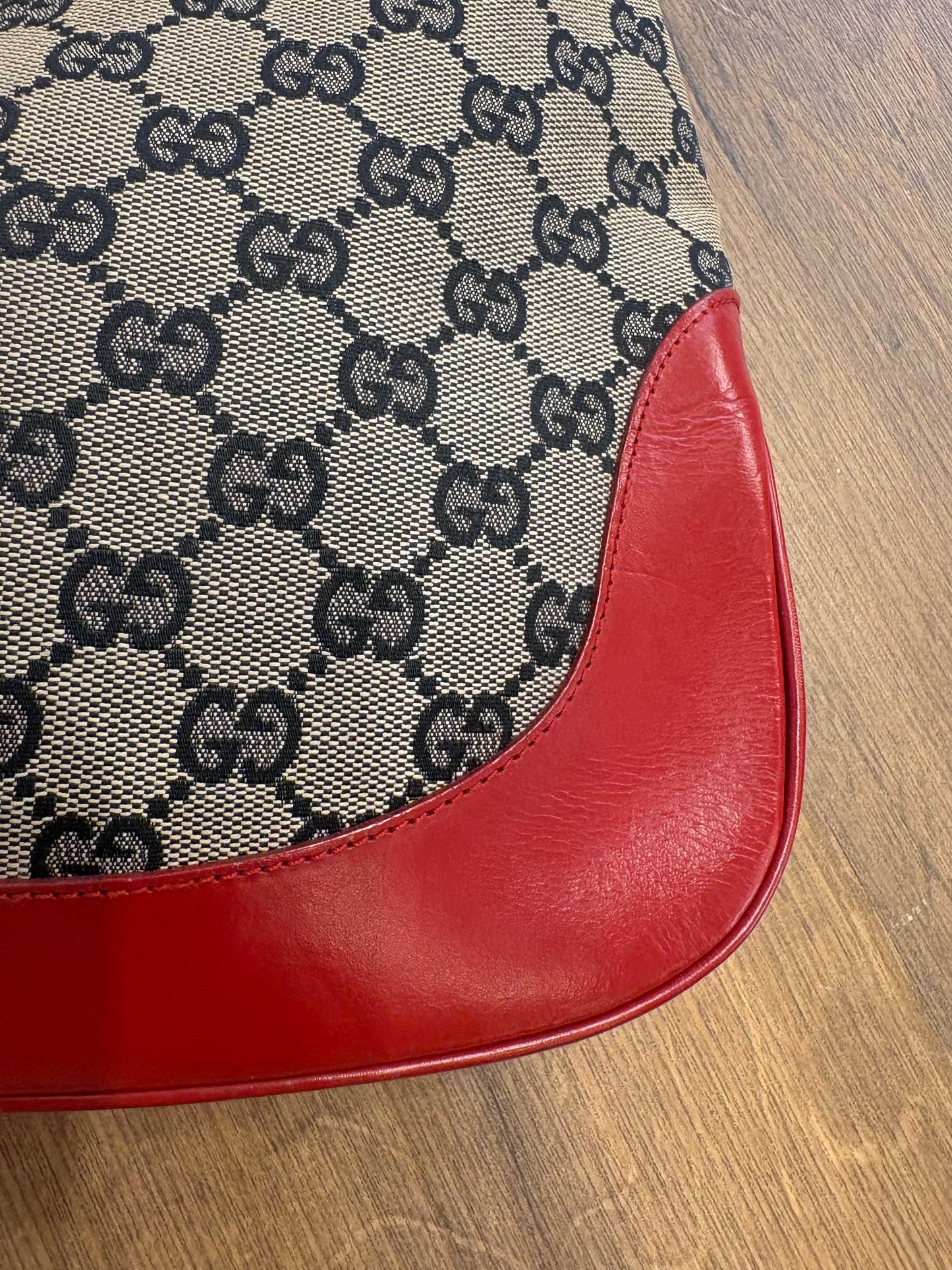 Borsa a Spalla Gucci Vintage Jackie Media in Tela Monogram GG e Pelle Rossa
