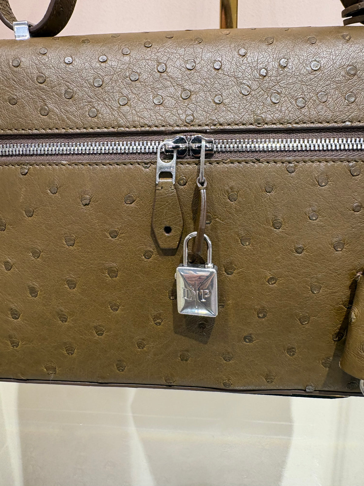 Loro Piana Extra Bag L27 in Pelle di Struzzo. Nuova