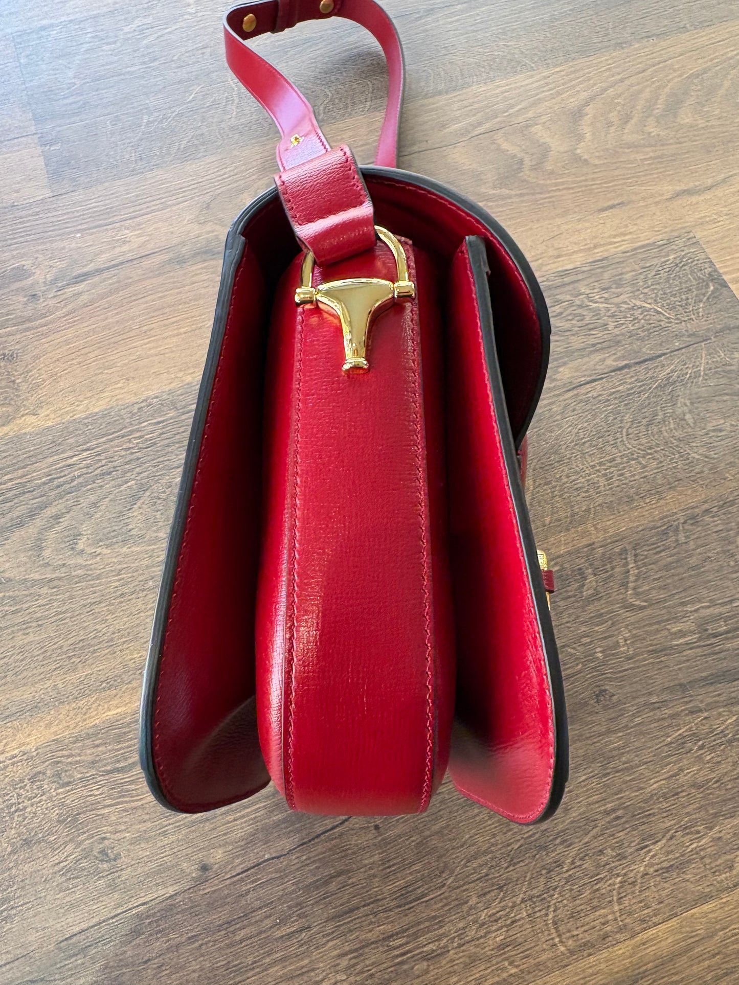 Gucci borsa Horsebit profili in pelle rossa . Nuova
