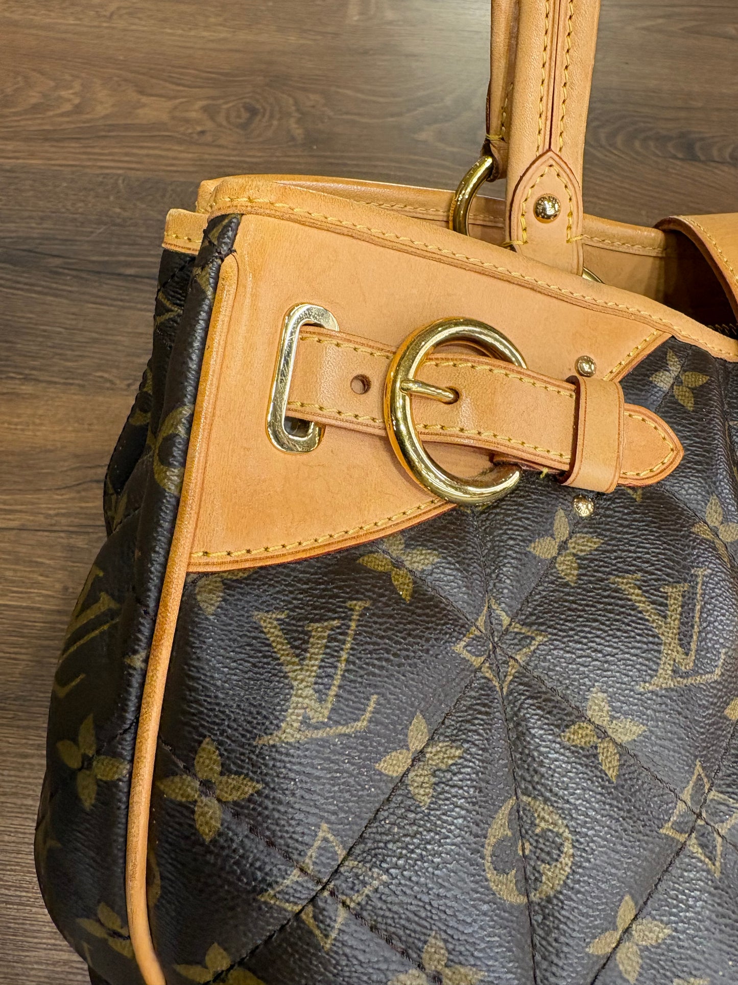 Louis Vuitton Etoile Shopper in tel Monogram trapuntata con finiture in pelle