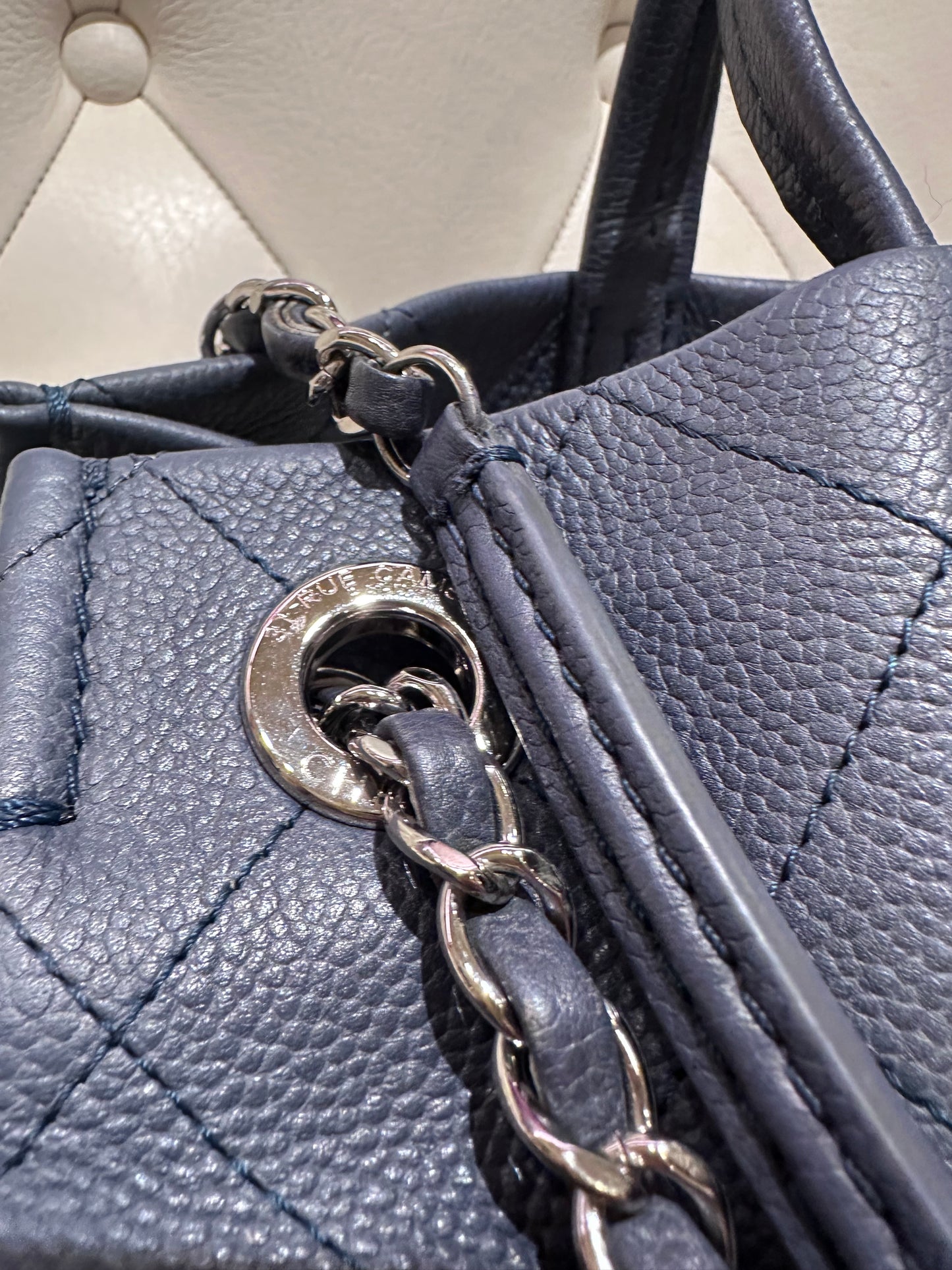 Chanel Pocket Tote   in pelle blu navy