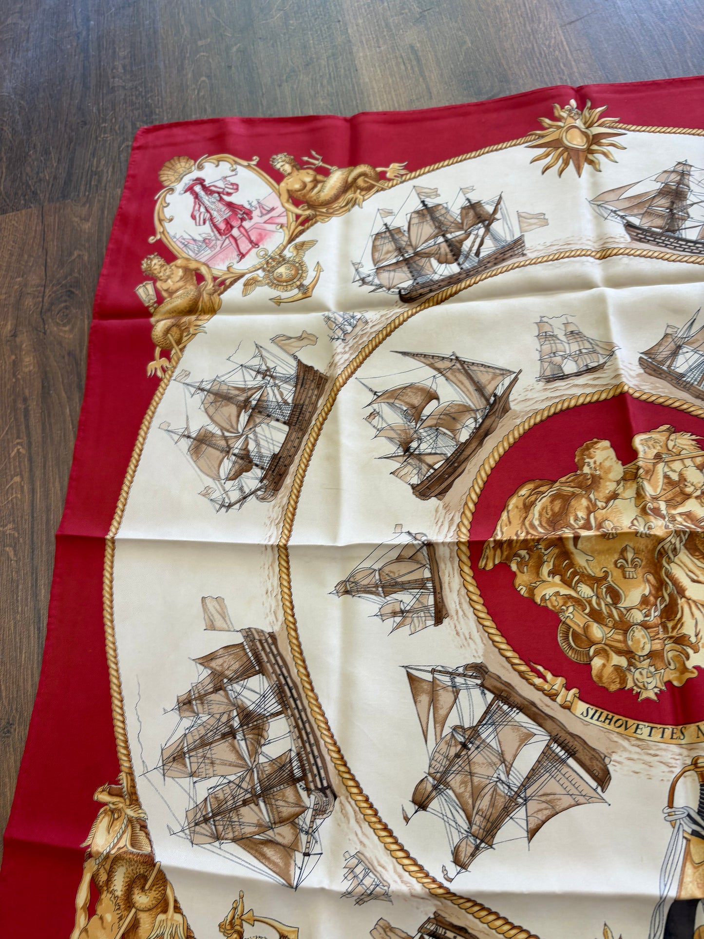 Foulard Hermès Carré 90 "Silhouettes Navales" in Seta Rosso Fuoco