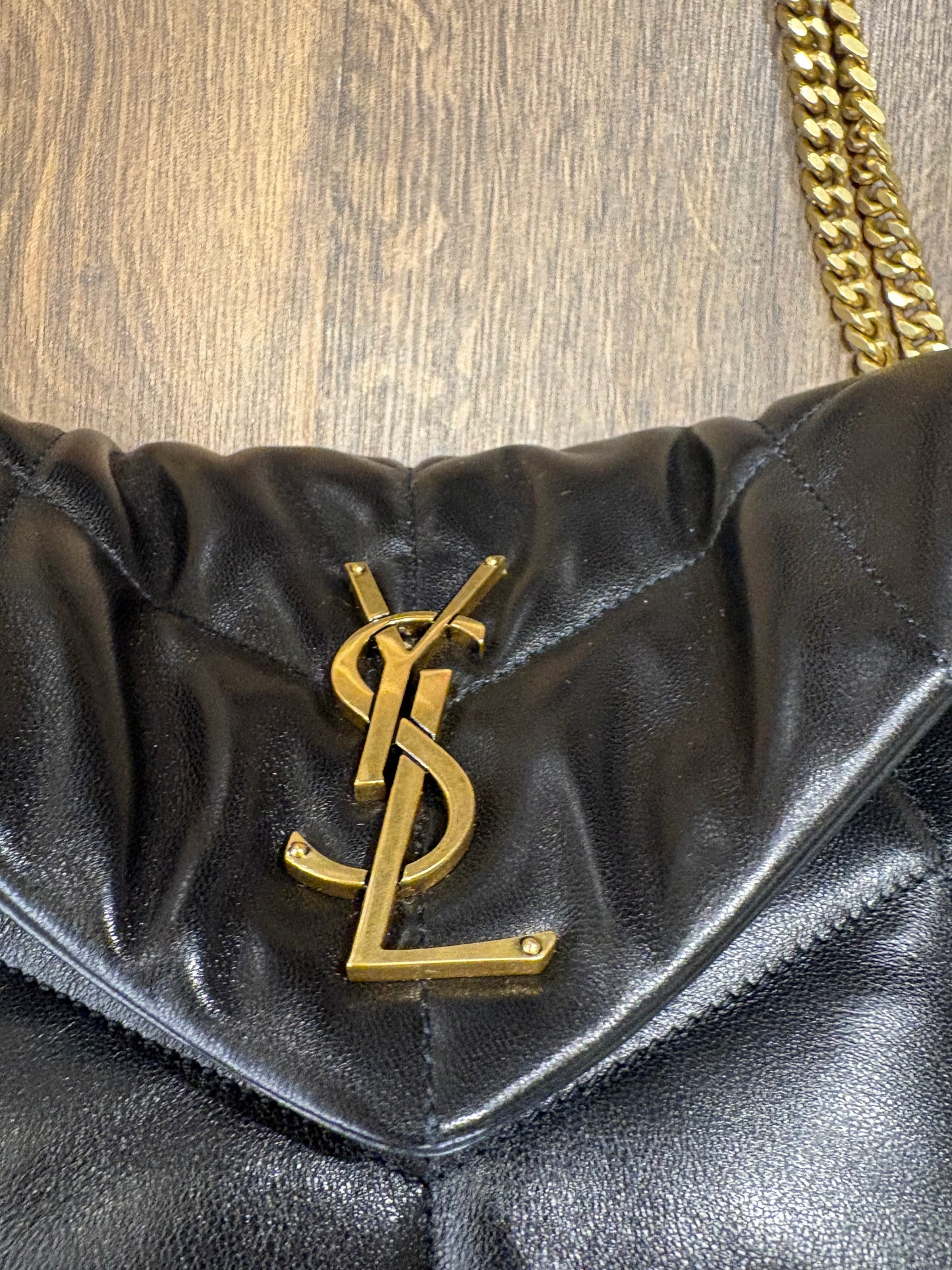 YSL PUFFER SMALL IN PELLE DI AGNELLO
NERO. NUOVA