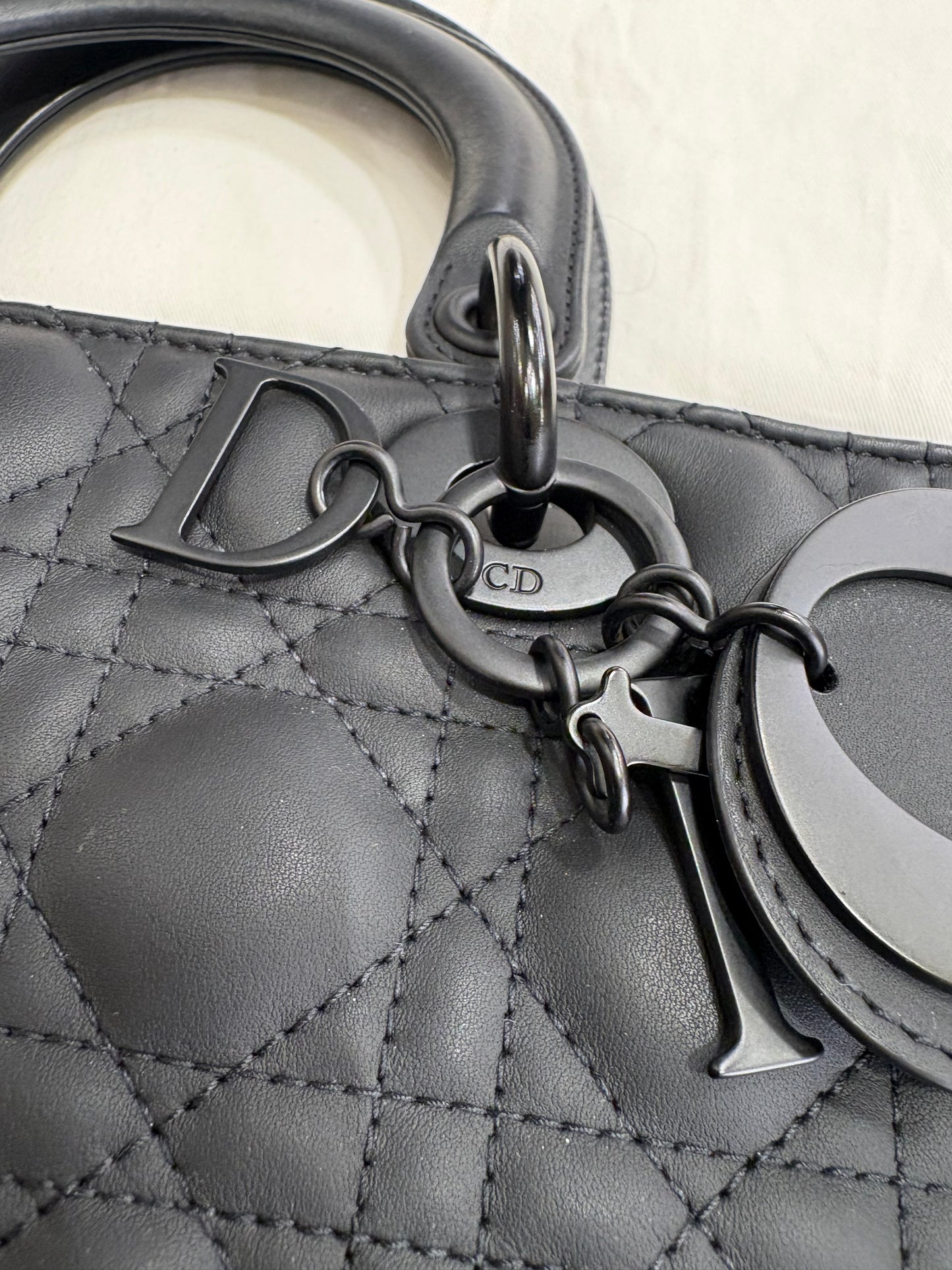 Lady Dior large in pelle ultra opaca cannage nero