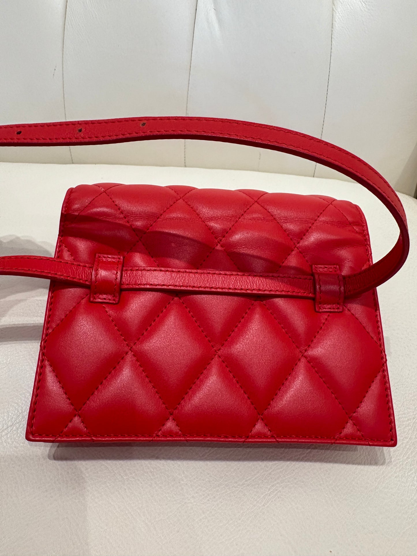 Balenciaga marsupio in pelle matelasse ‘