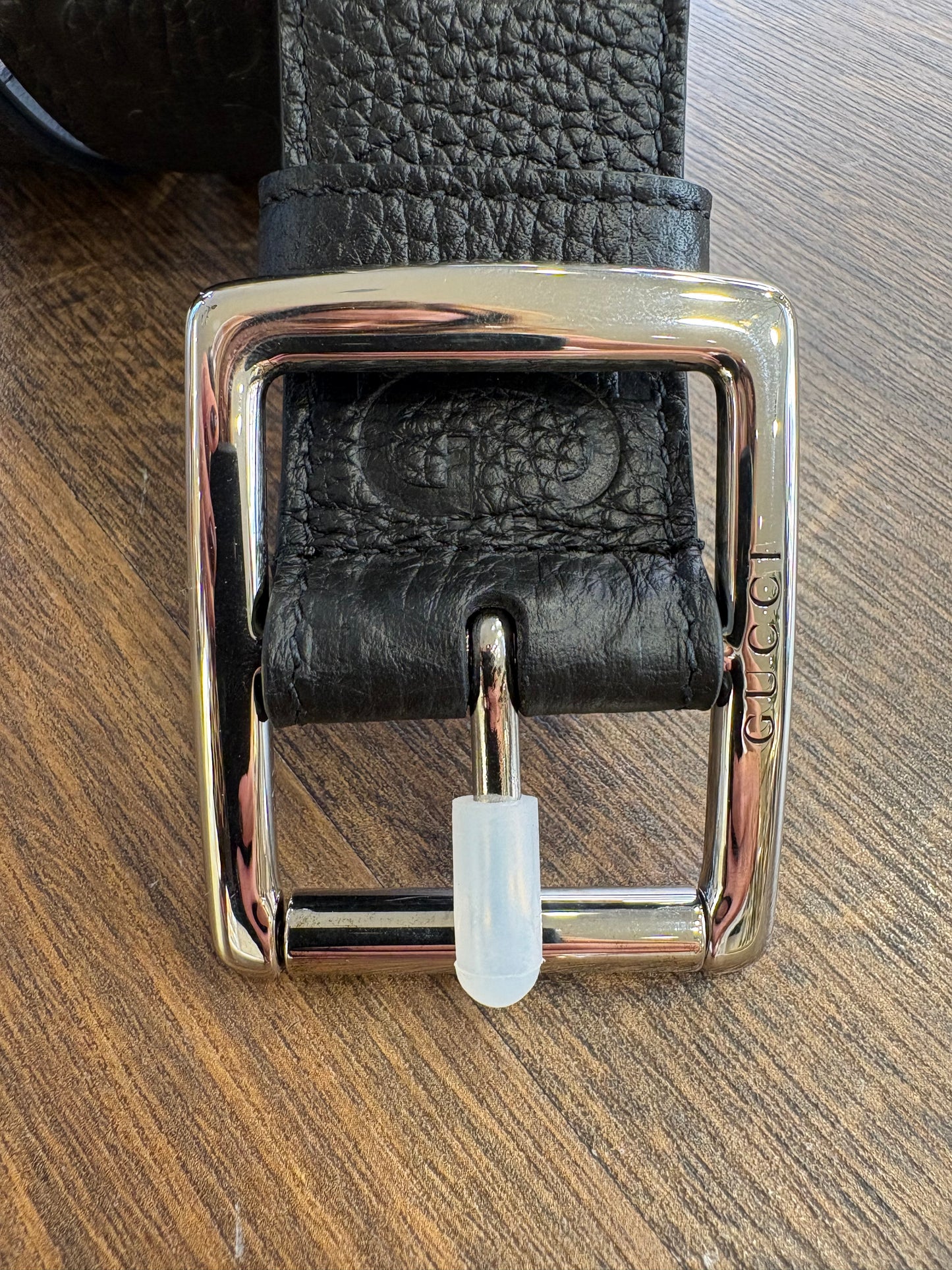 Gucci Cintura da uomo ( anche unisex )con motivo GG in rilievo e fibbia squadrata mis. 80. Nuovo