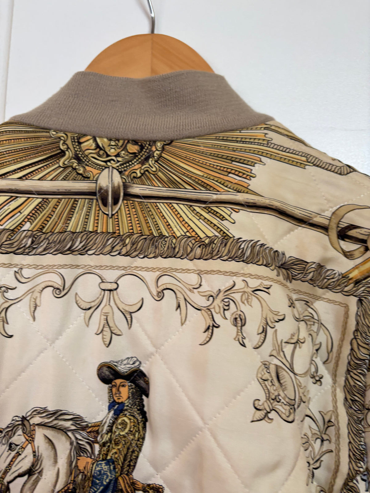 Hermès Bomber Reversibile  "Poste et Cavalerie" dell’illustratore Joachim Metz . Anno1989