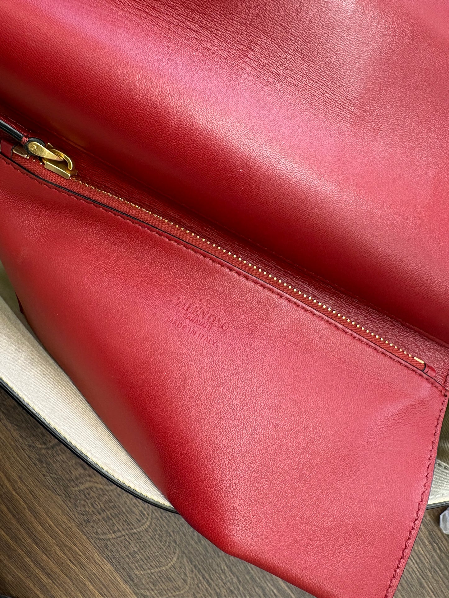 Valentino VLogo Walk borsa a spalla in vitello rosso