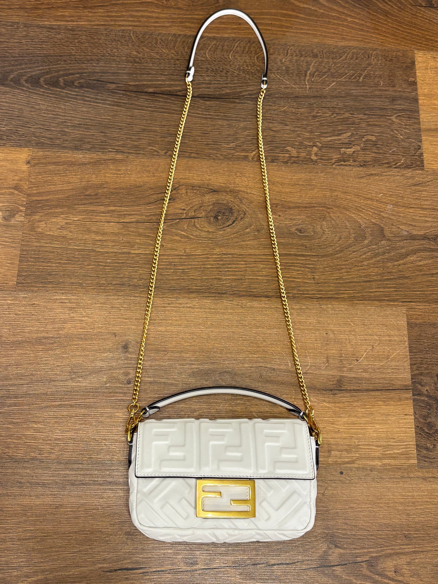 Fendi mini baguette in pelle