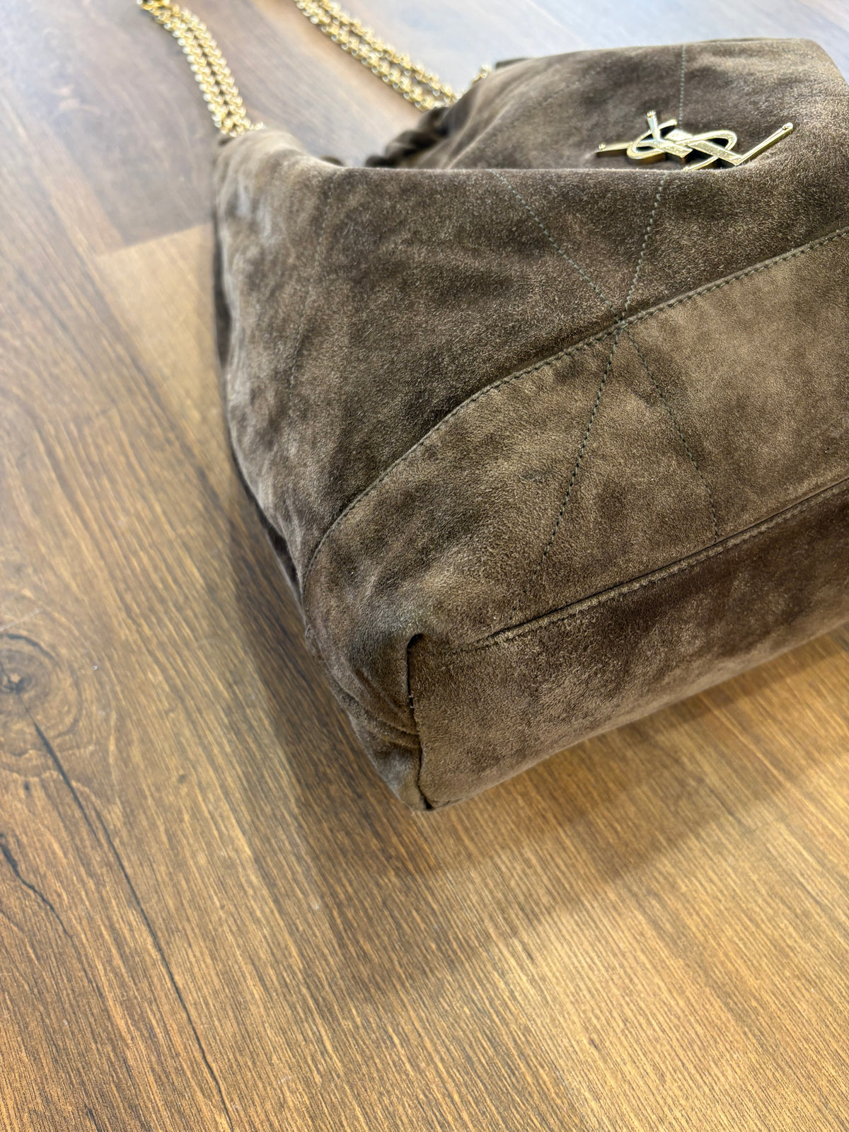 Saint  Laurent Borsa Jamie 4.3 Shopping Grande in Suede  Golden Leaf (Fango / Tortora)