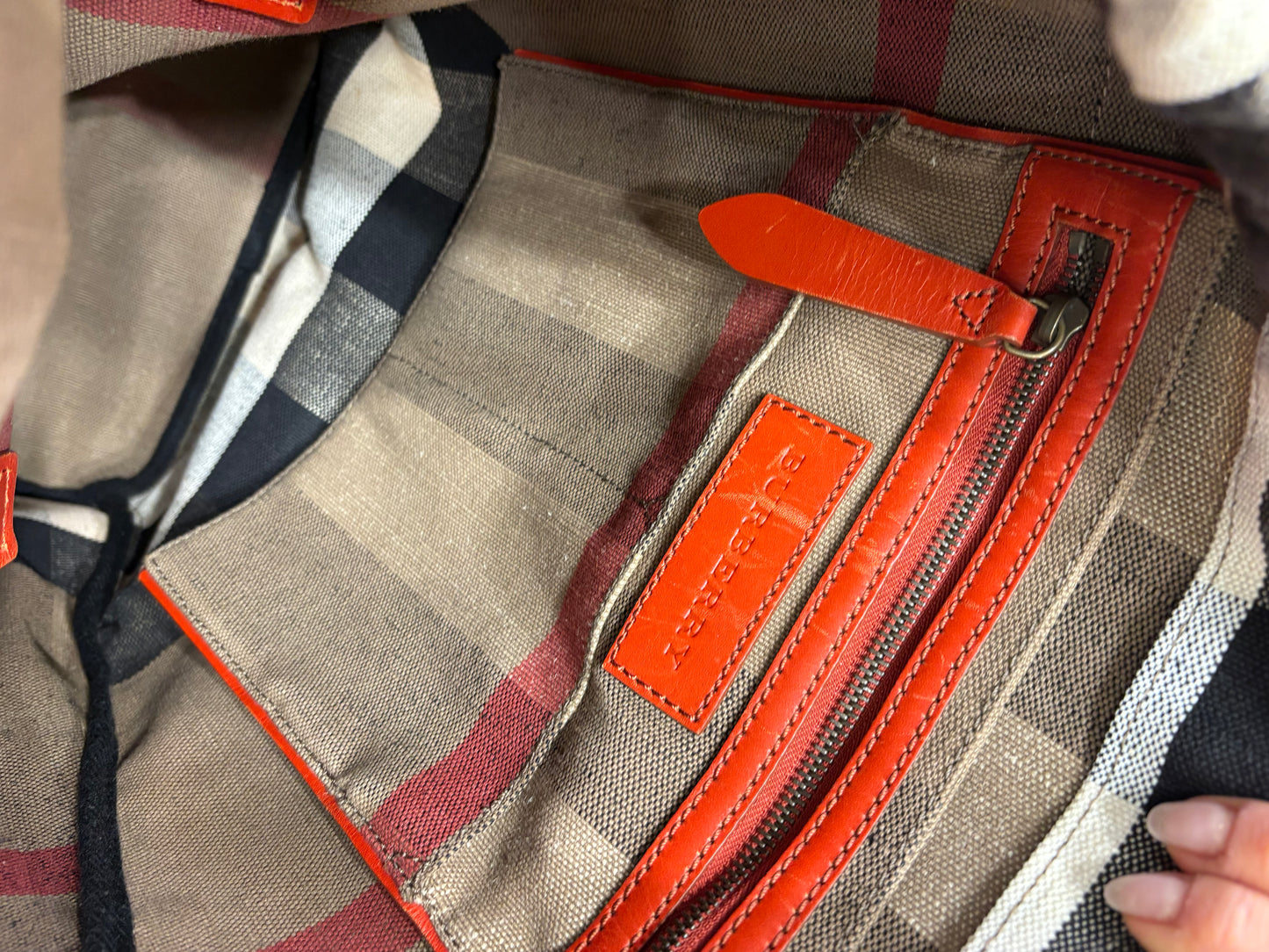 Burberry zaino tela check e pelle rossa