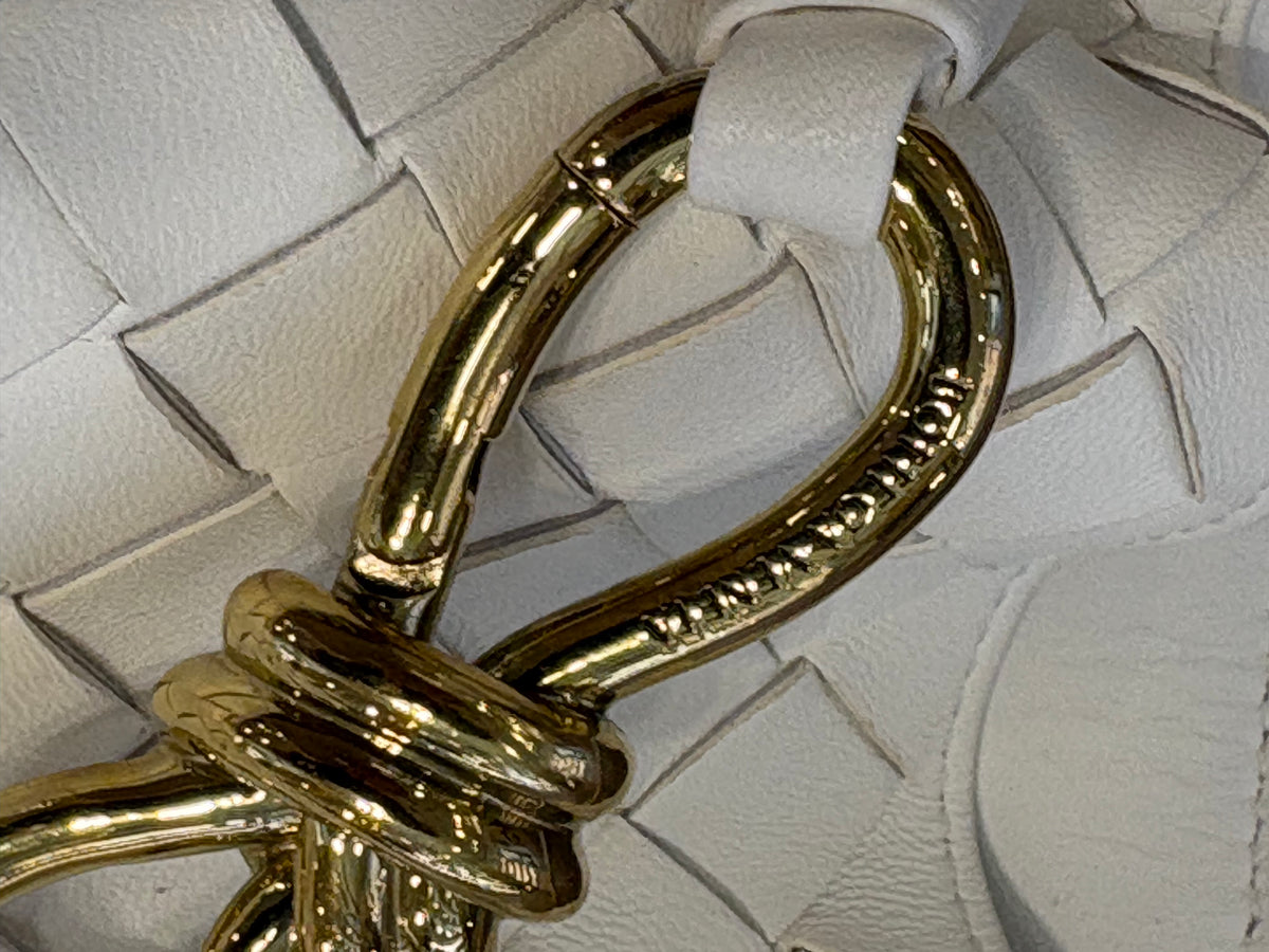 Bottega Veneta Andiamo Bucket piccola avorio . Nuovo