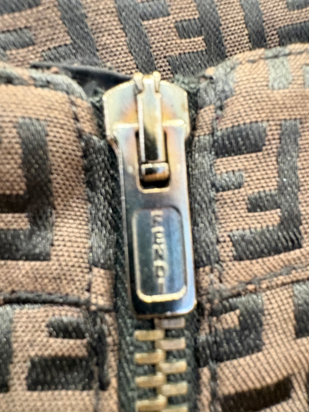 Fendi pantaloni tecnici stampati 44