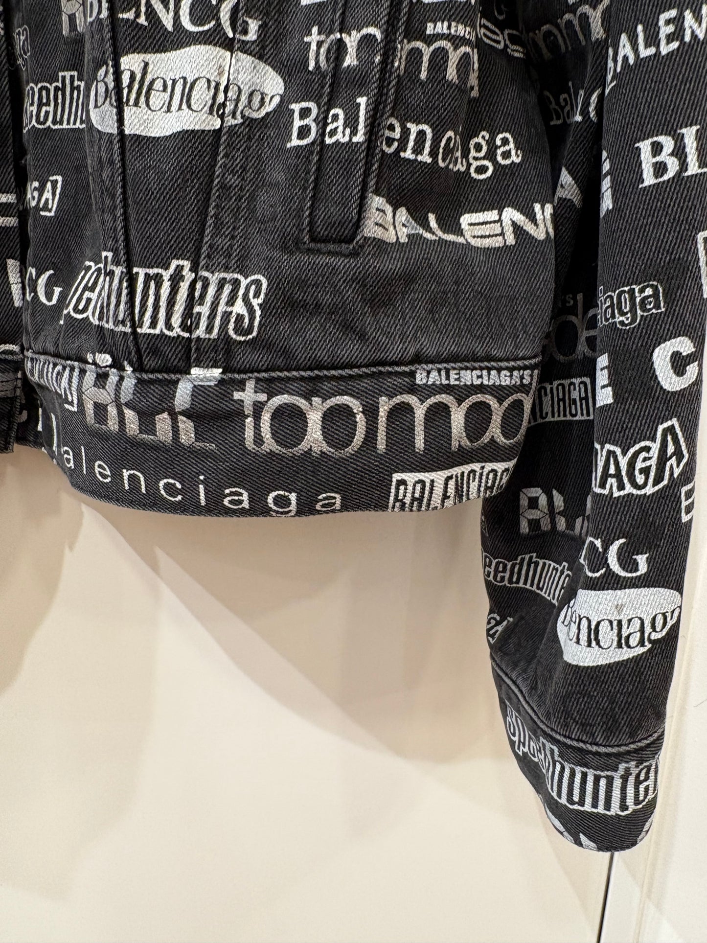 Giacca Denim Balenciaga "TV Show" Logo All-Over Tg.46