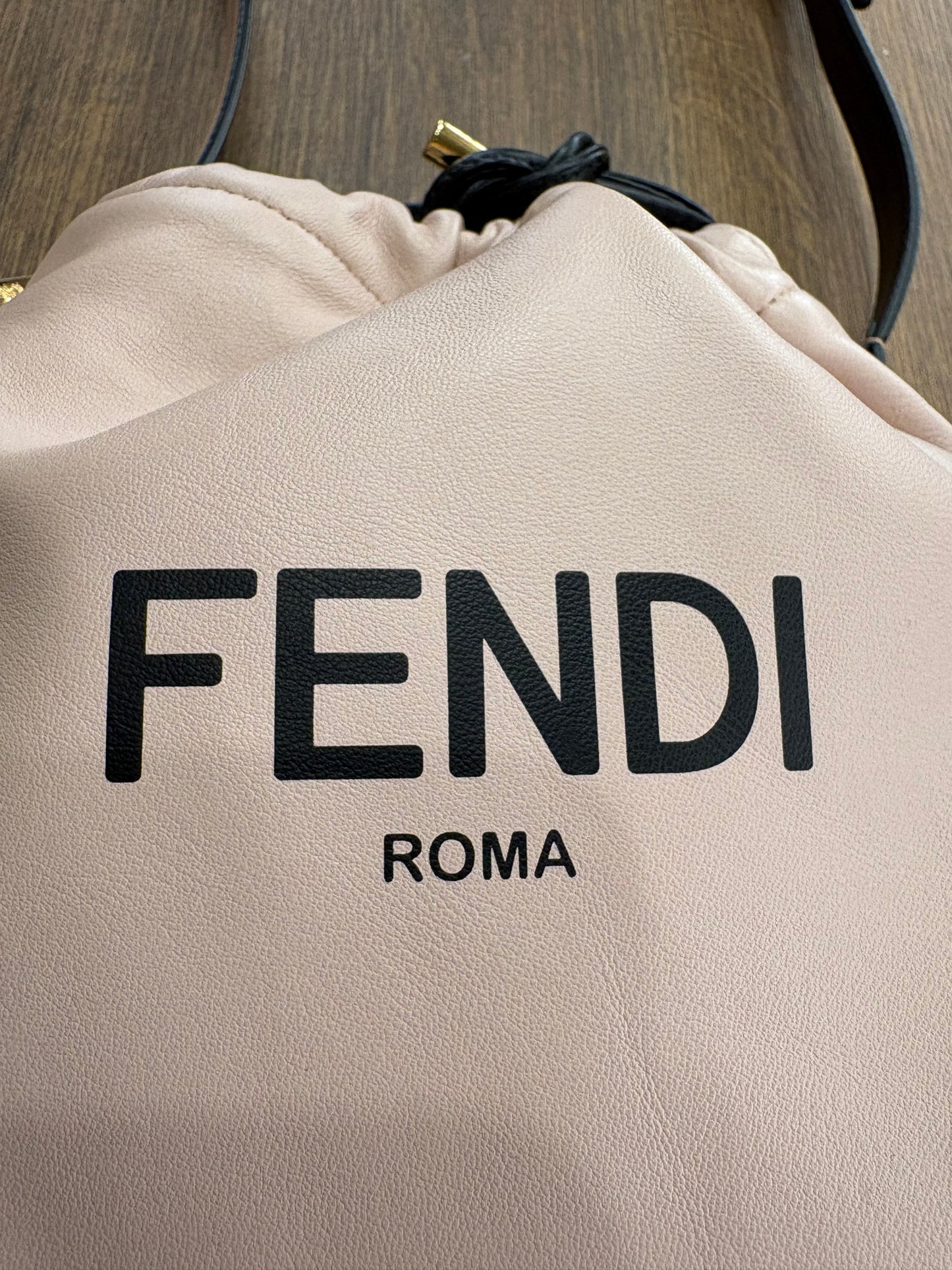 Fendi Slim Clutch Borsa a Spalla in Pelle Rosa