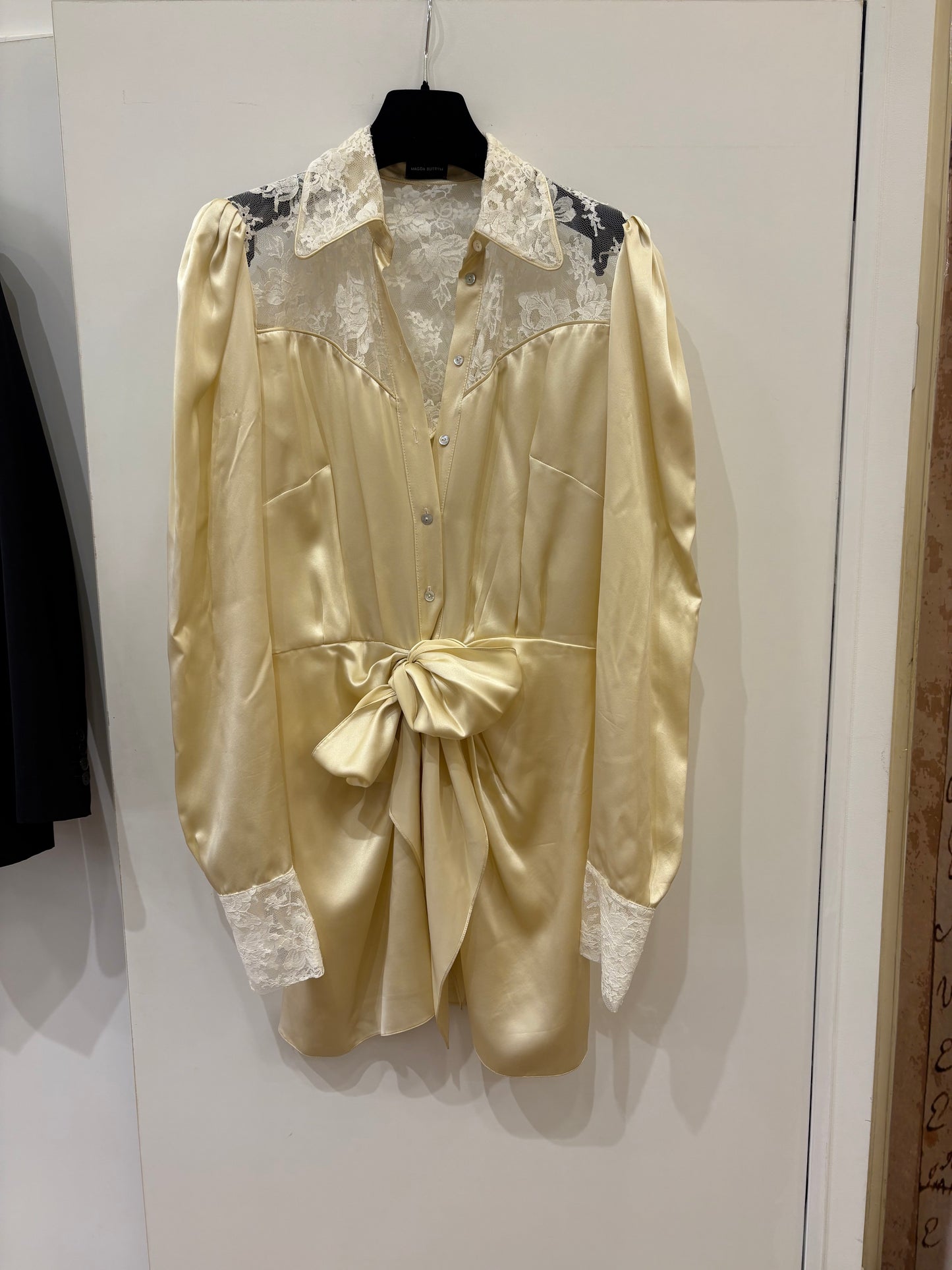 Magda Butrym abito seta champagne pizzo con fiocco