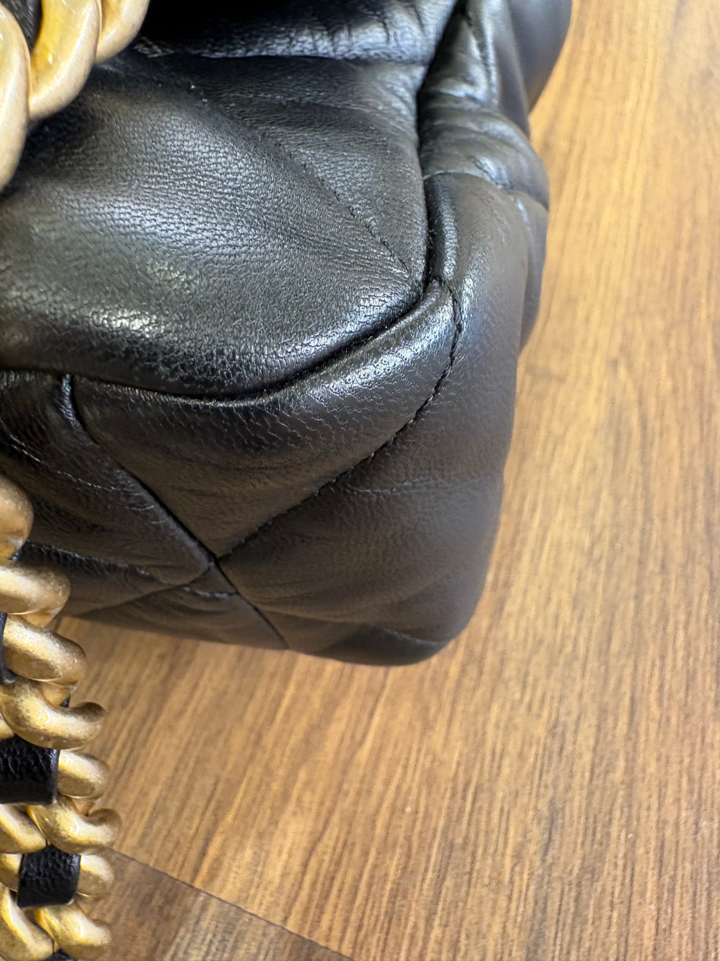 Borsa Chanel 19 Large Pelle d'Agnello Nera con Hardware Silver Gold