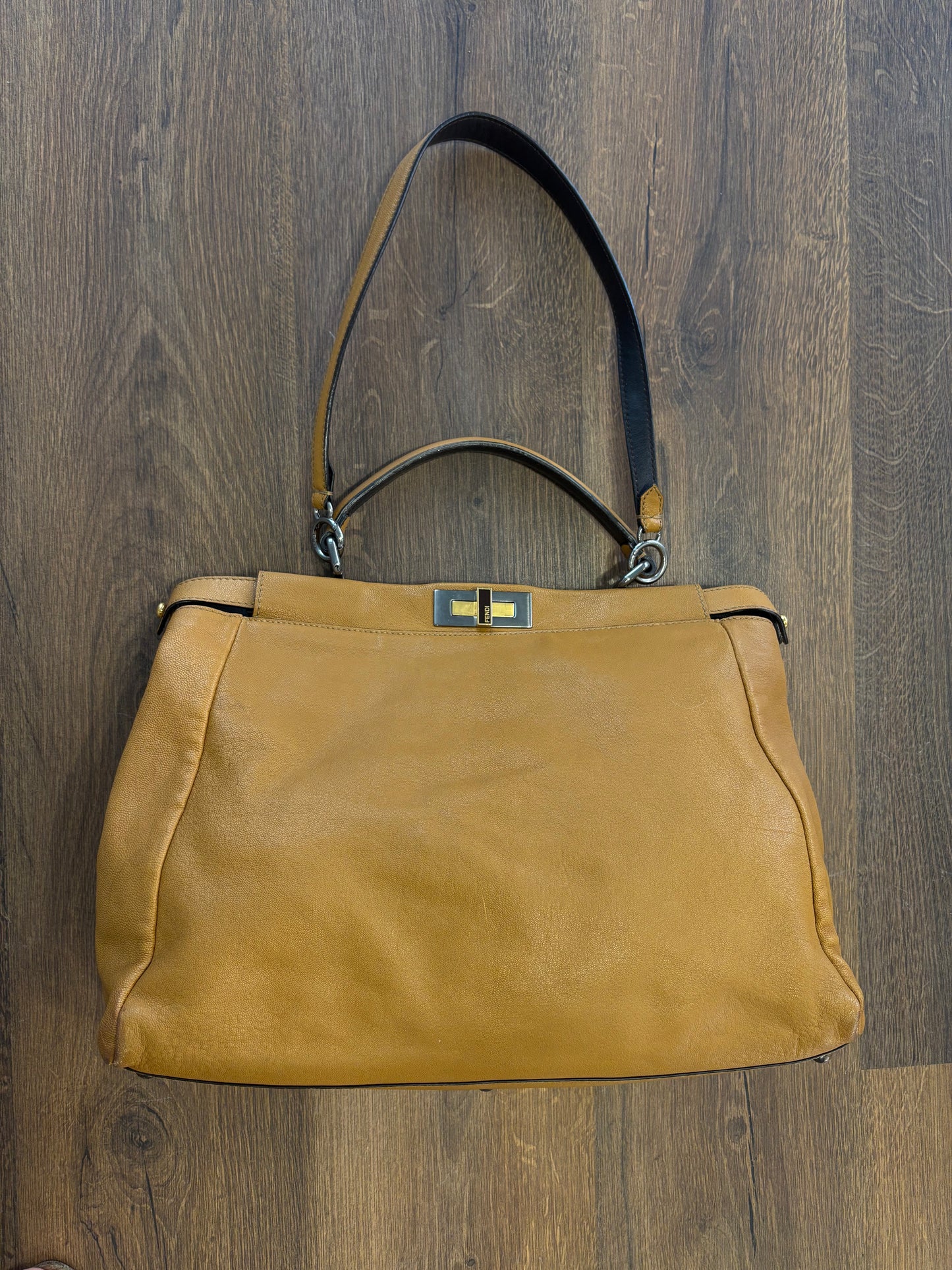 Fendi Peekaboo Large in Pelle Color Ocra con Interno Logo FF