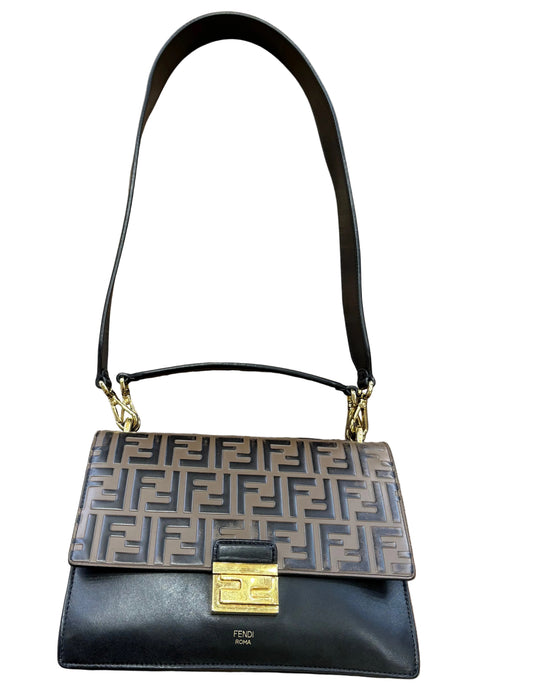 Fendi Kan U Medium in Vitello Liberty Bi-Color con Patta Goffrata FF