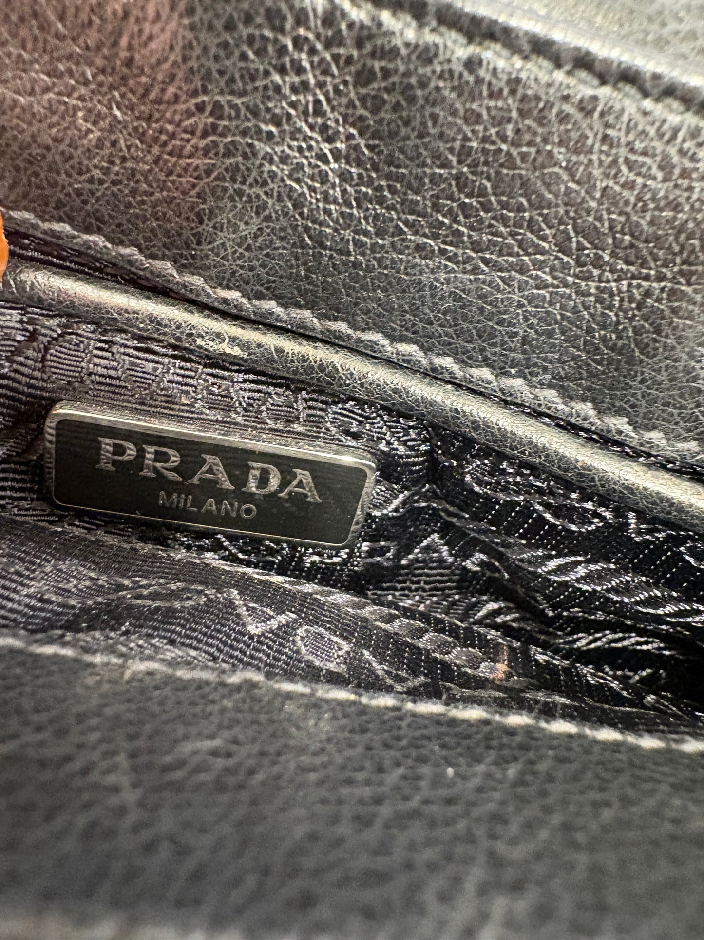 Borsa Prada Pattina in Pelle Soft Calf con Tracolla a Catena