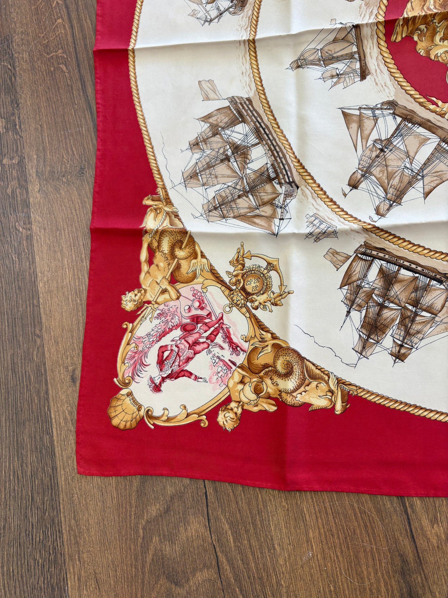 Foulard Hermès Carré 90 "Silhouettes Navales" in Seta Rosso Fuoco