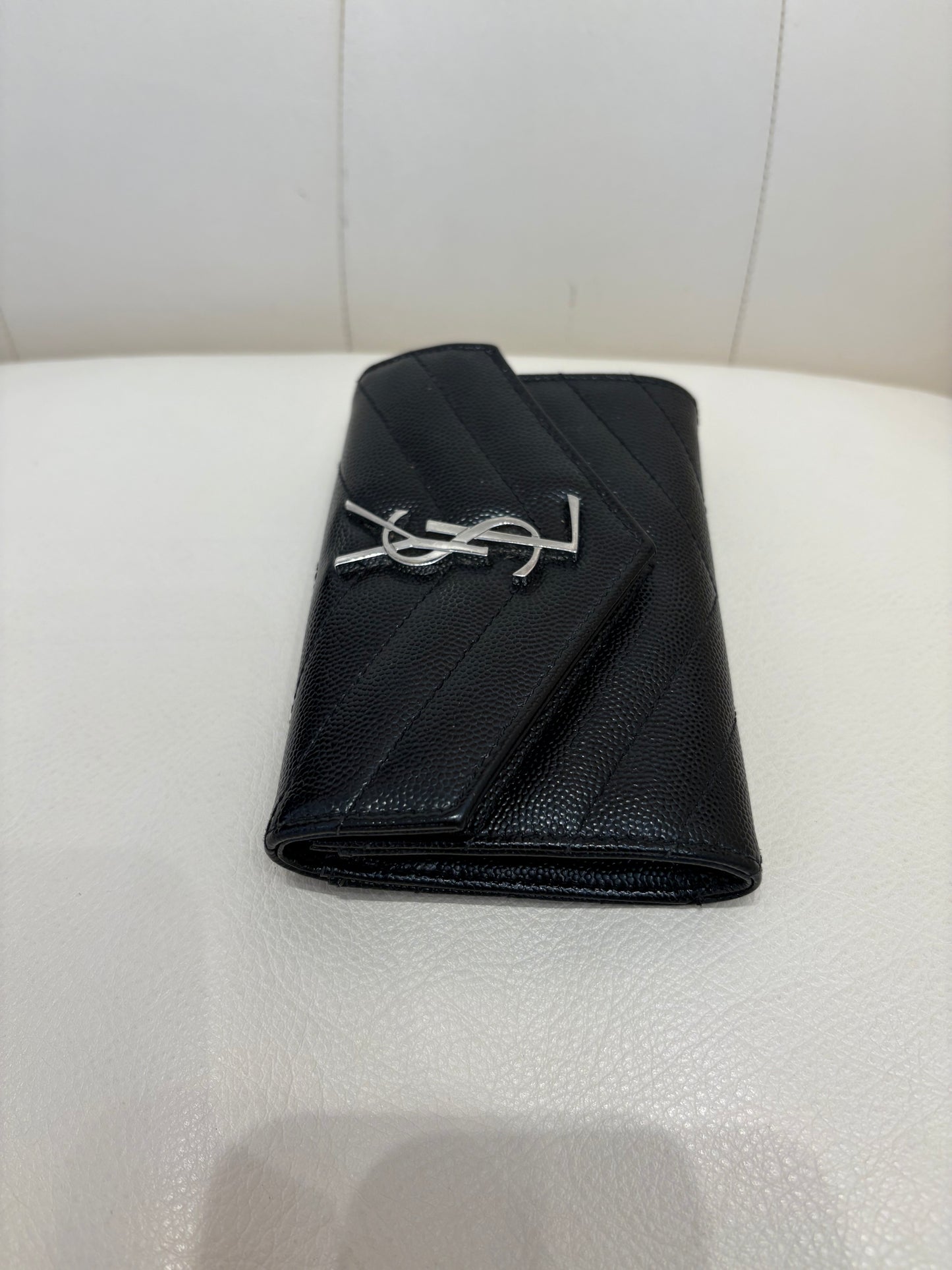 Ysl Cassandre porta carte in pelle goffrata grain de poudre