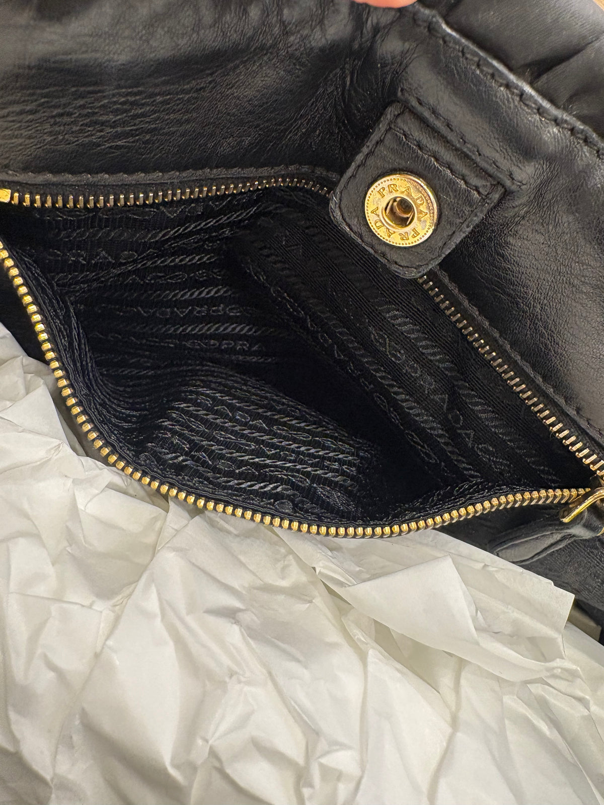 Prada shopping bag in pelle goffrata e tela nylon . Vintage