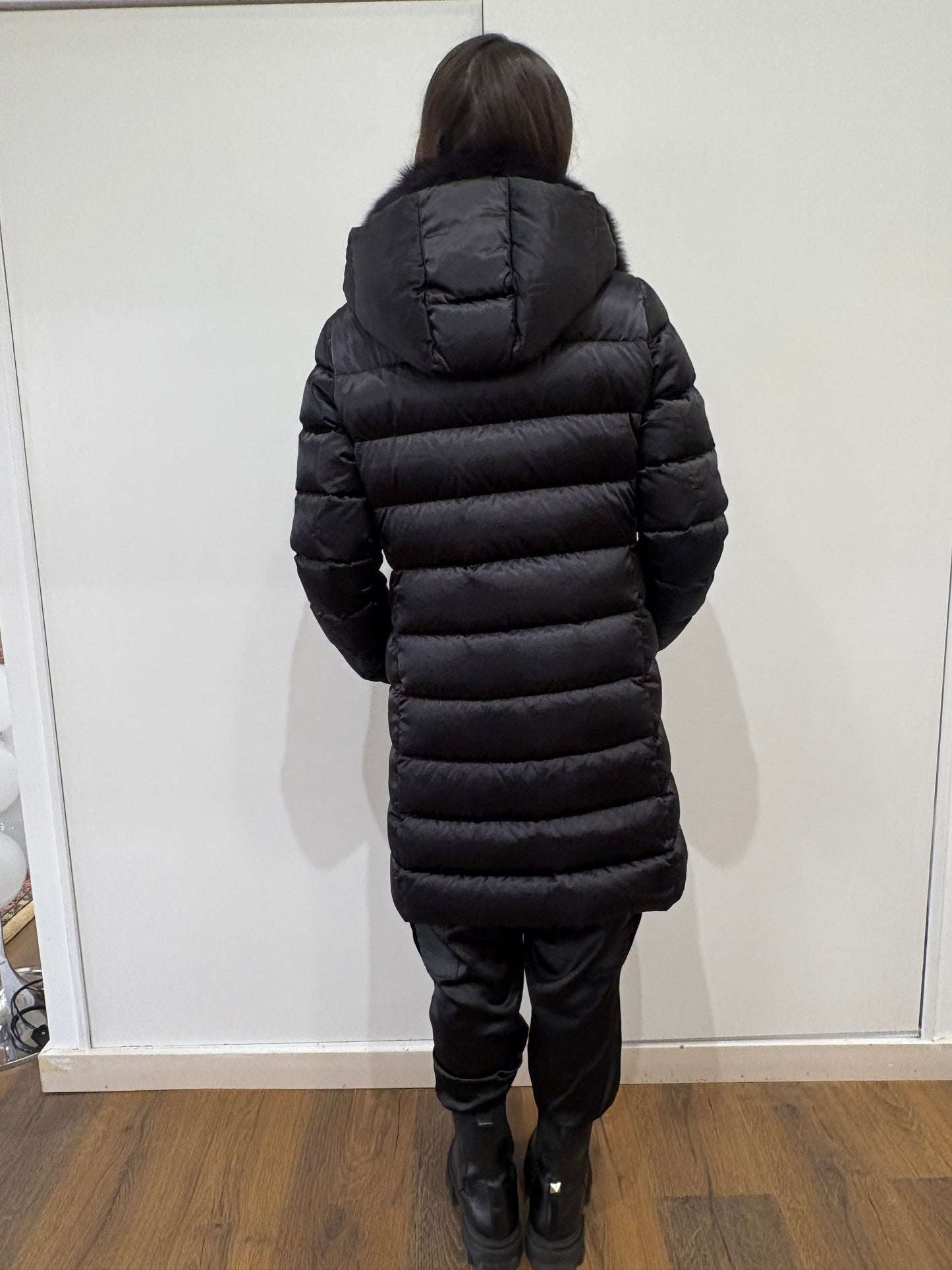 Prada piumino nero collo pelliccia e cappuccio tg42