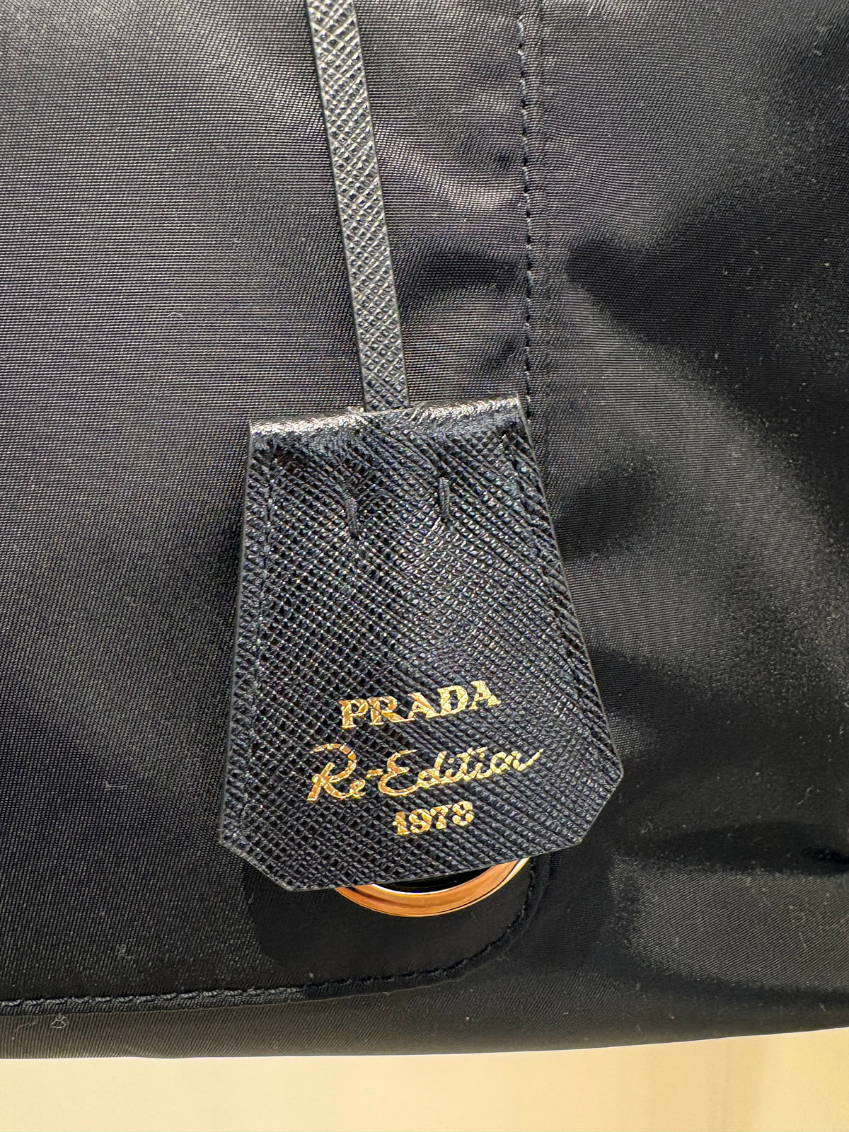 Prada Borsa Shopping  Re-Edition 1978 in Re-Nylon e Pelle Saffiano. Nuovo