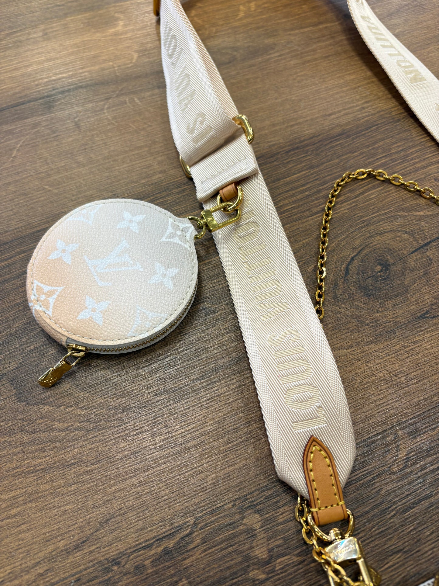 Louis Vuitton Multi Pocket Accessoires Lim . Edition