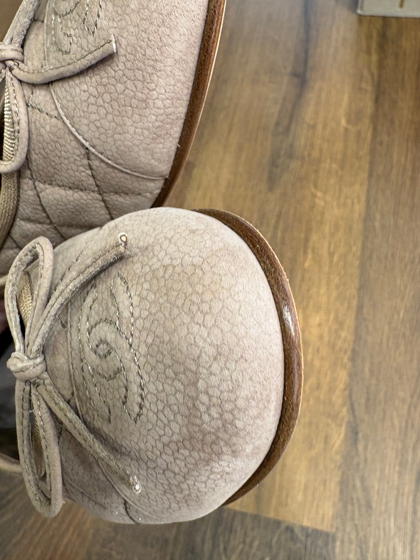 Chanel Ballerine Cambon in Pelle Scamosciata Trapuntata Beige Classico. Nuove