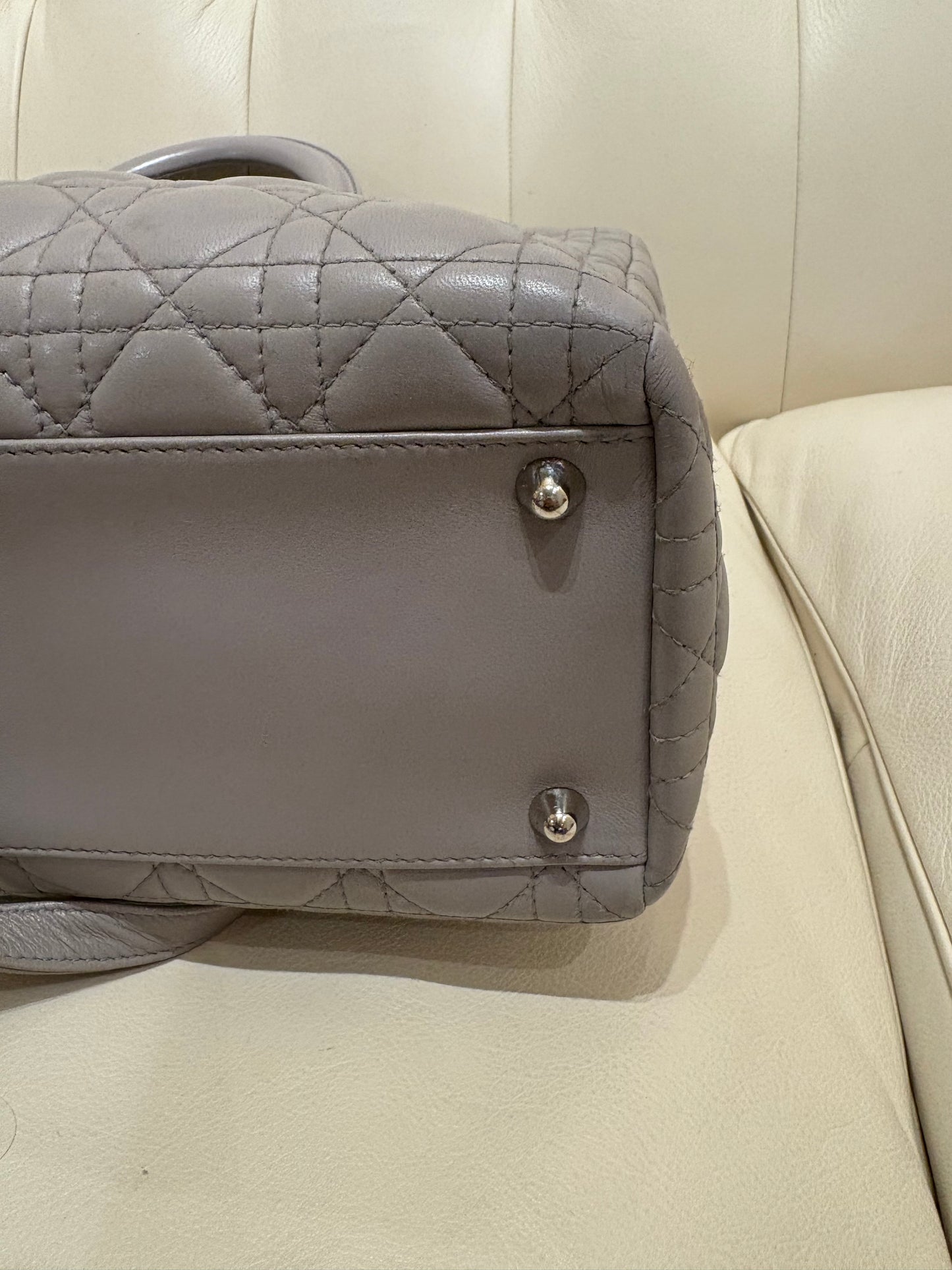 Lady Dior  cannage agnello grigio
