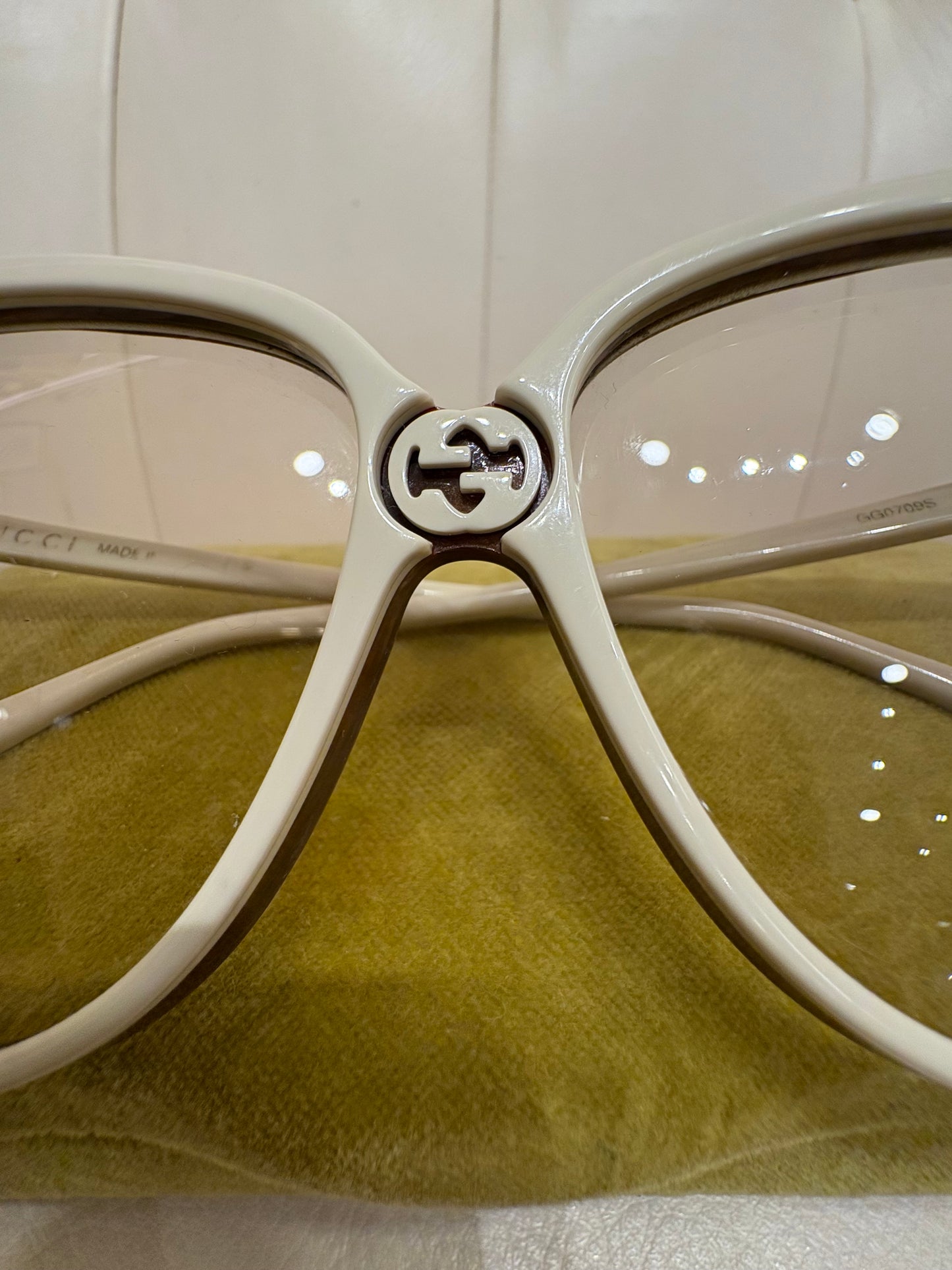 Gucci occhiali over size da sole montatura bianca