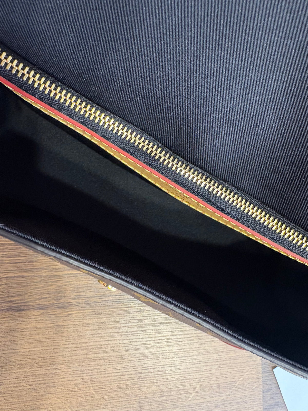 Louis Vuitton Borsa Messenger Diane PM in Tela Monogram con Tracolla Jacquard. Nuovo